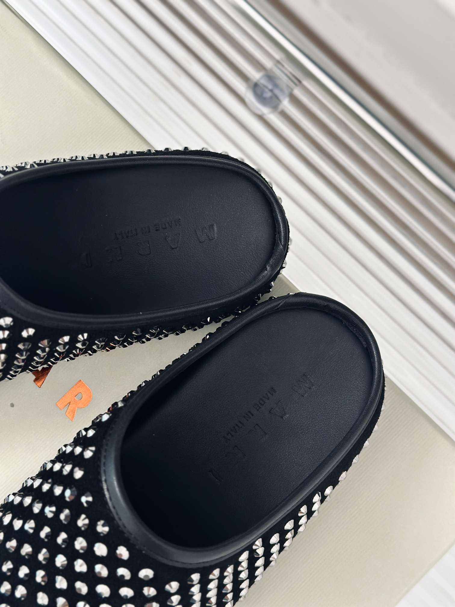 Marni玛尼24S水晶半拖鞋面料采用进口牛反绒/水钻内里踮脚均为小羊皮原版开模防滑橡胶底码数:35-3