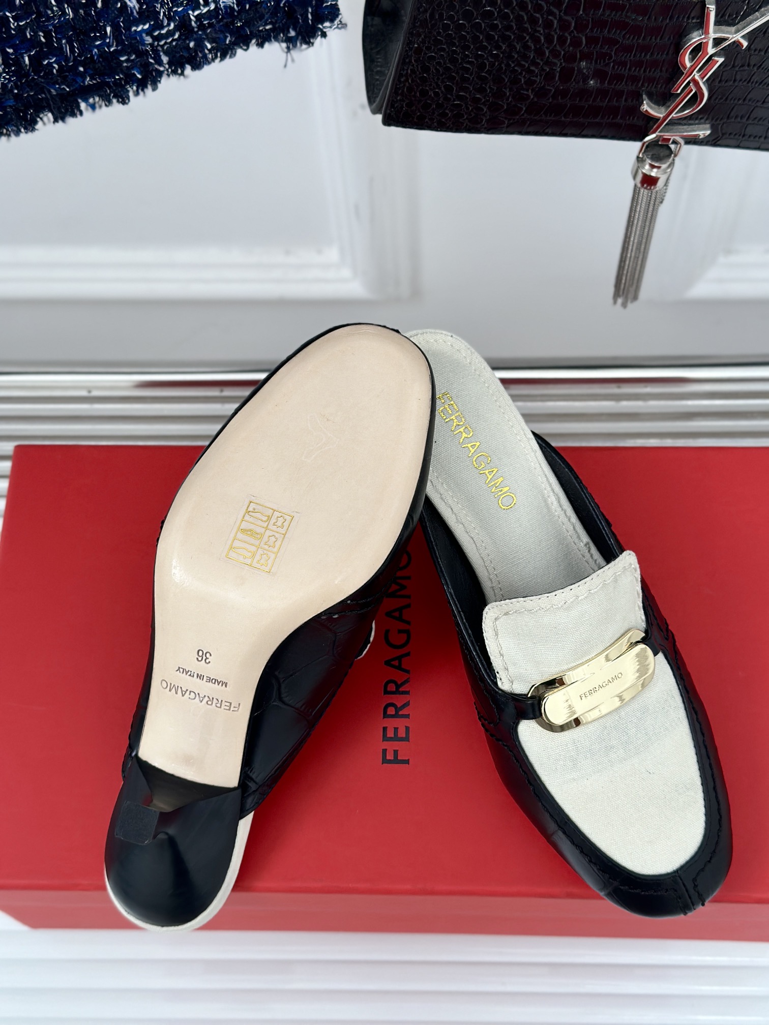 Ferragamo/菲拉格慕经典春夏新品高跟半拖这款拖鞋实在太美了奢华又低调彰显气质和品味面料采用进口牛