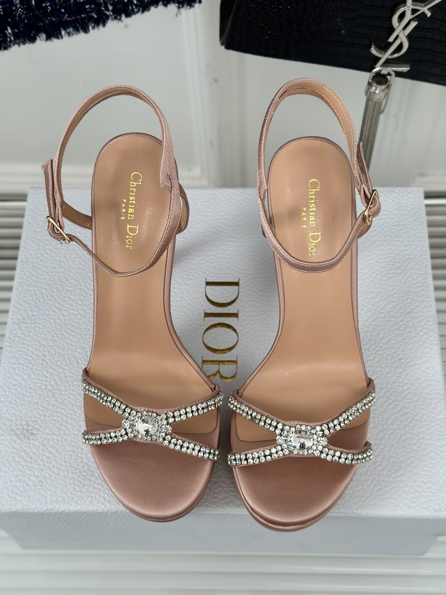 Dior/迪奥24S春夏新品水钻链条防水台高跟凉鞋面料采用进口真丝内里踮脚均为羊皮意大利进口牛皮大底跟高