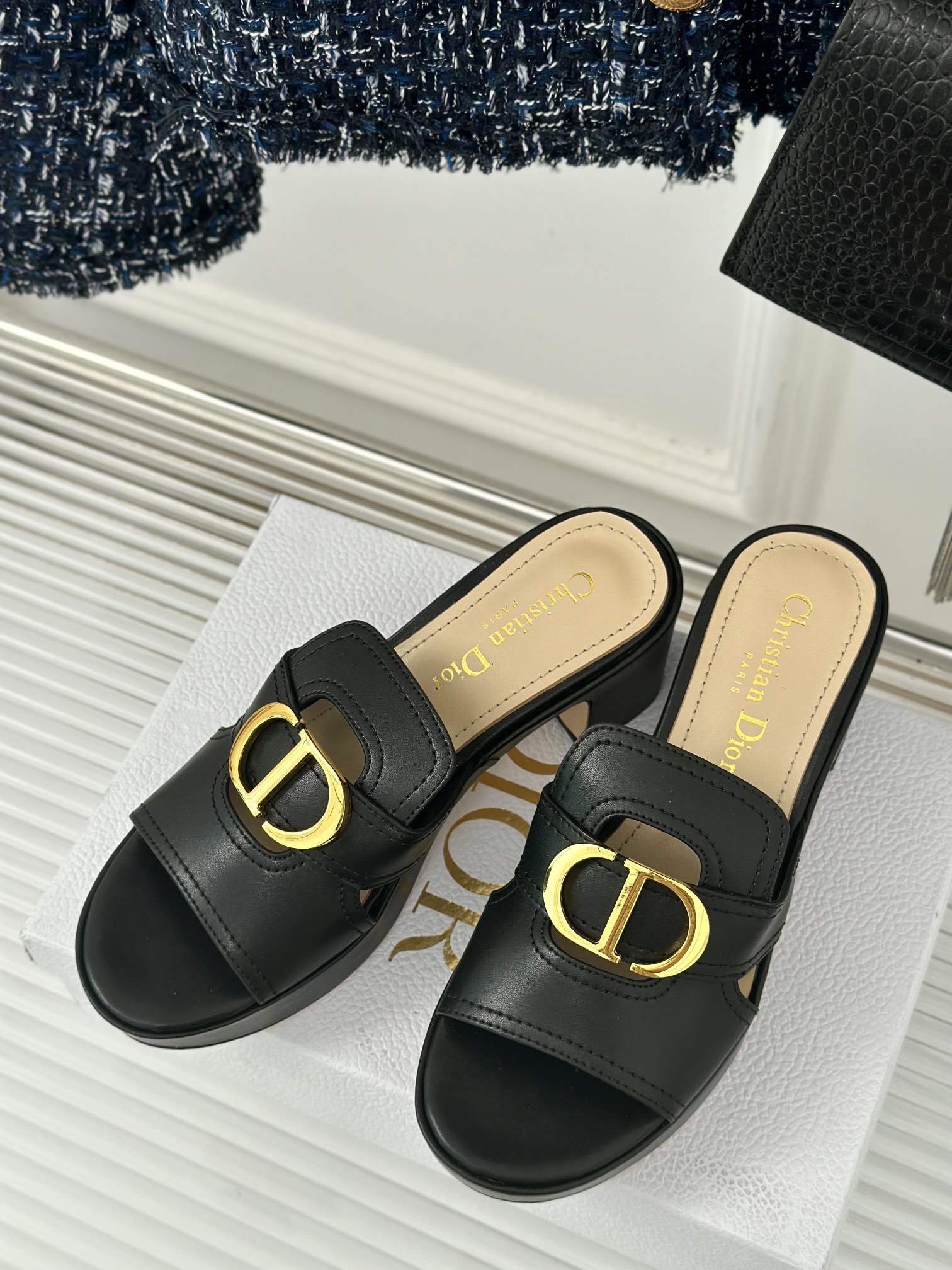 Dior/迪奥24S春夏新品大CD扣粗跟拖鞋鞋面采用进口小牛皮内里采用羊皮内里意大利进口牛皮大底水台2c