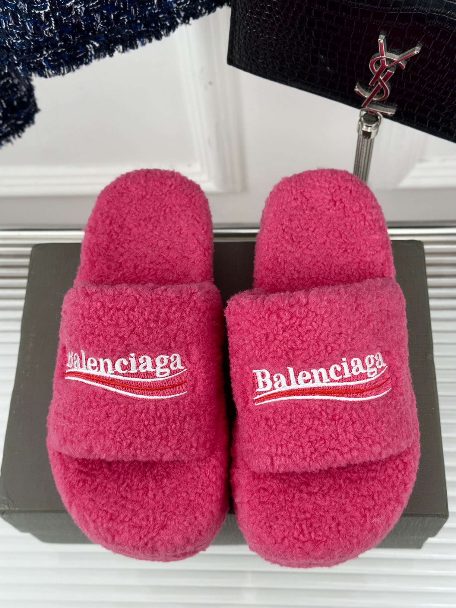 Balenciaga巴黎世家24S新品字母刺绣泰厚底迪毛毛拖鞋独家正确版本原版开发时尚圈内各大网红明星又