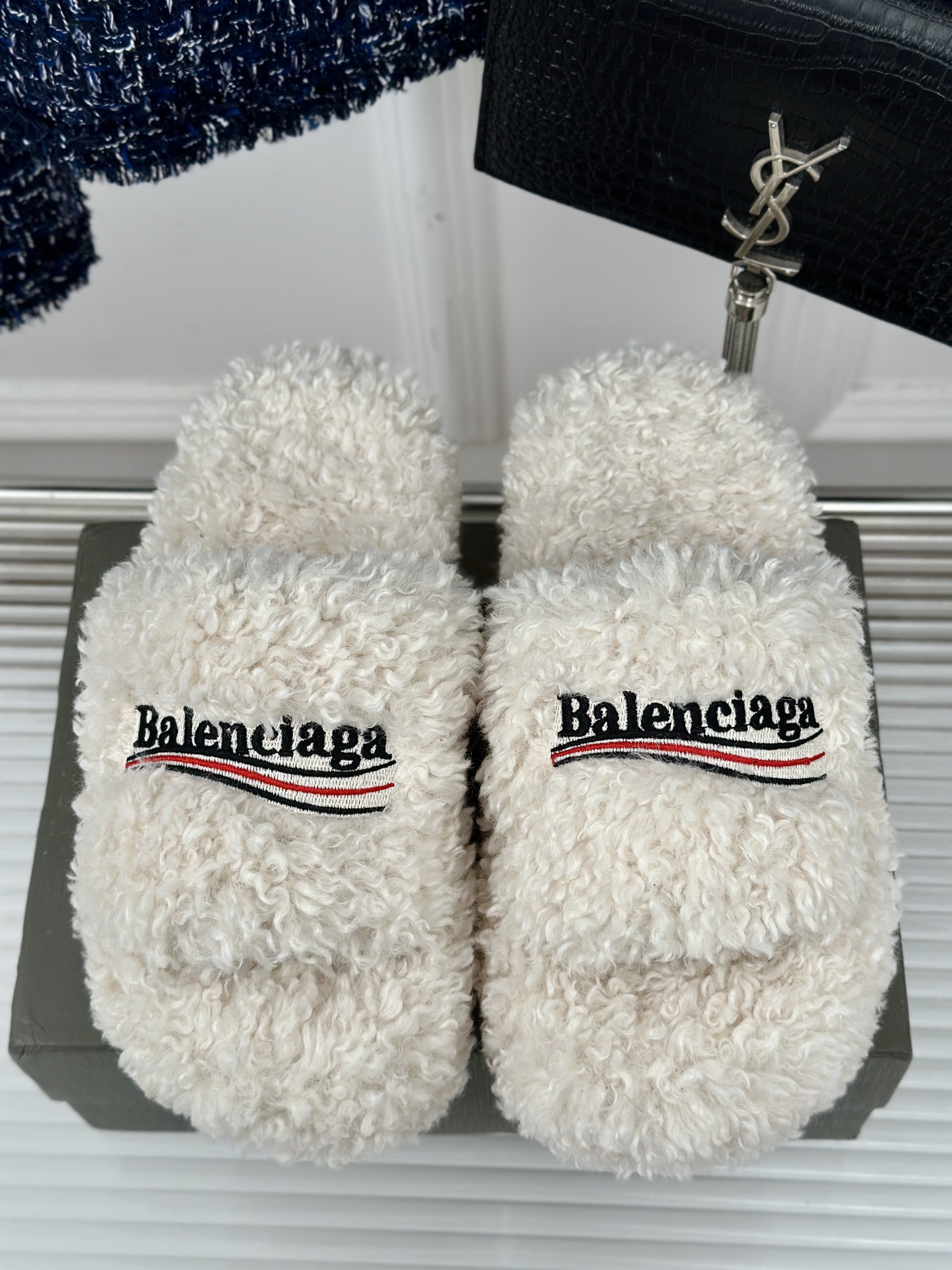 Balenciaga巴黎世家24S新品字母刺绣泰厚底迪毛毛拖鞋独家正确版本原版开发时尚圈内各大网红明星又