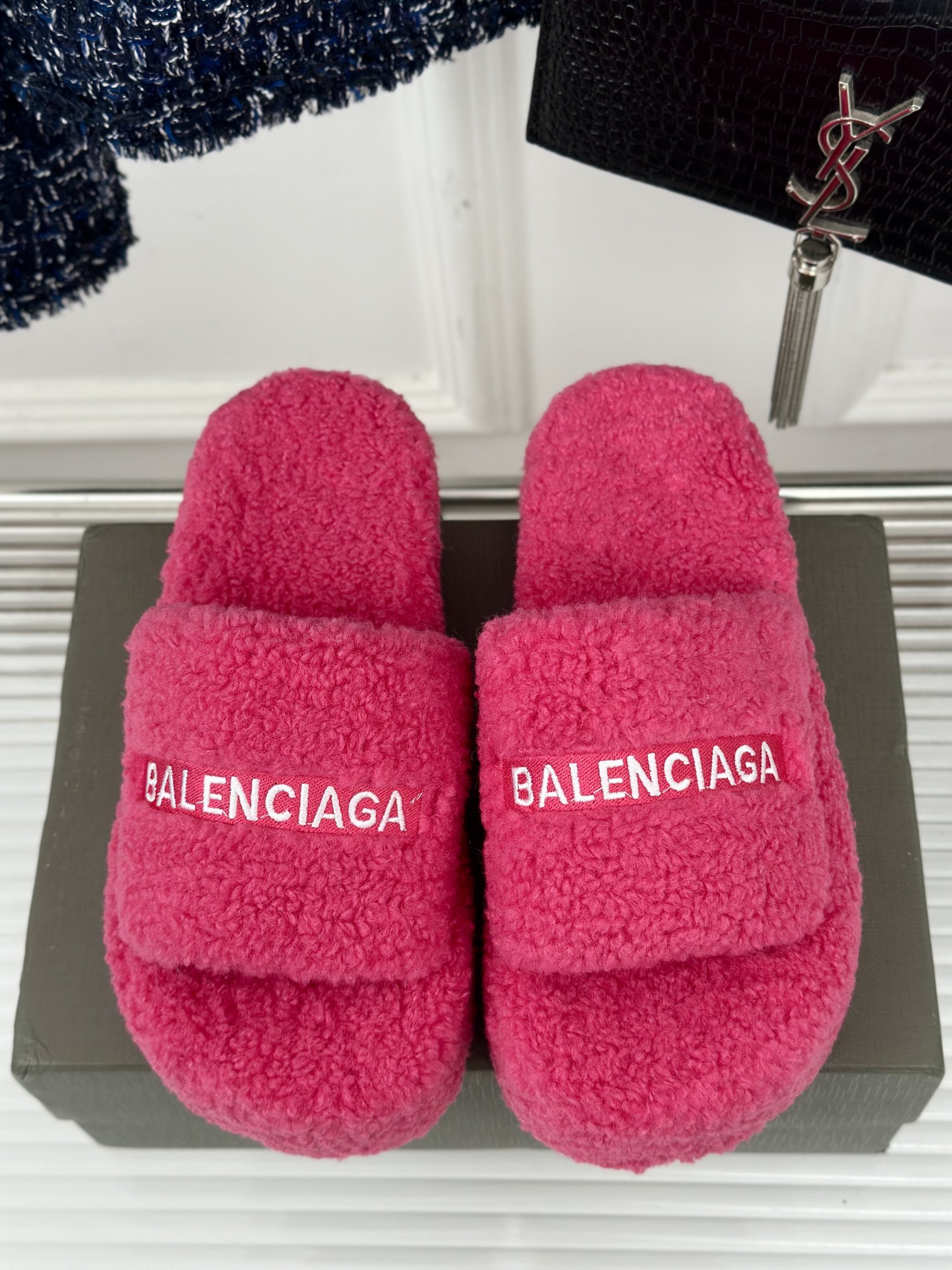 Balenciaga巴黎世家24S新品字母刺绣泰厚底迪毛毛拖鞋独家正确版本原版开发时尚圈内各大网红明星又