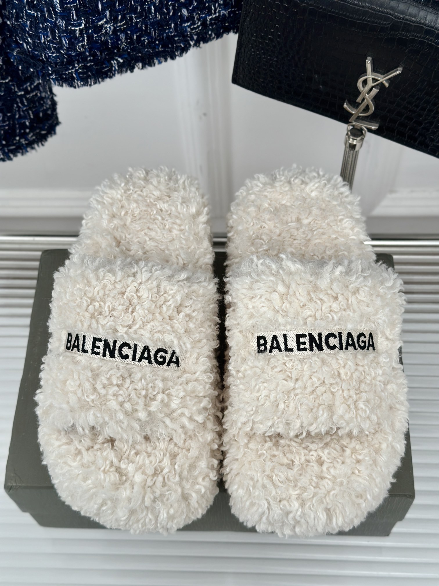 Balenciaga巴黎世家24S新品字母刺绣泰厚底迪毛毛拖鞋独家正确版本原版开发时尚圈内各大网红明星又