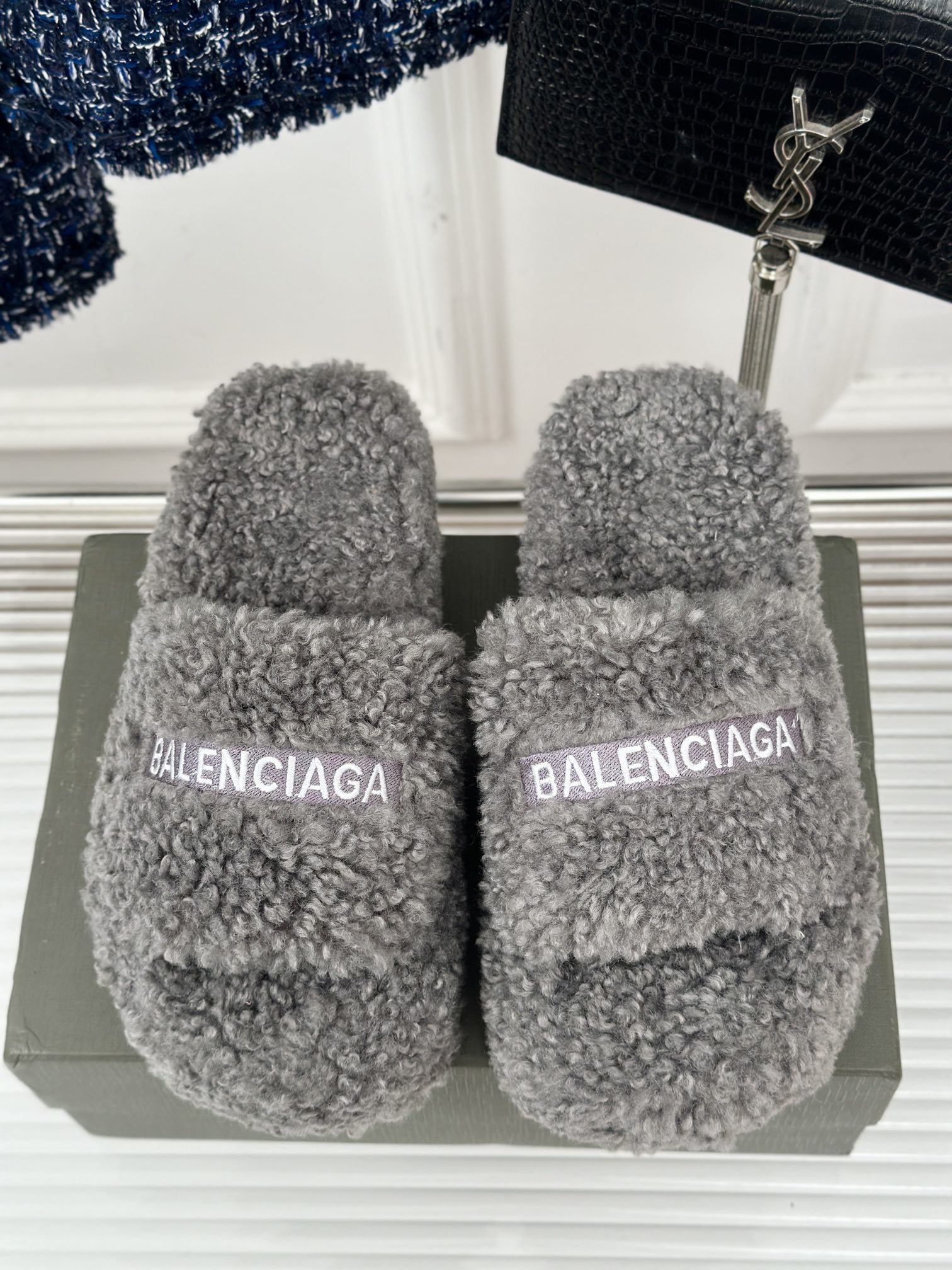 Balenciaga巴黎世家24S新品字母刺绣泰厚底迪毛毛拖鞋独家正确版本原版开发时尚圈内各大网红明星又