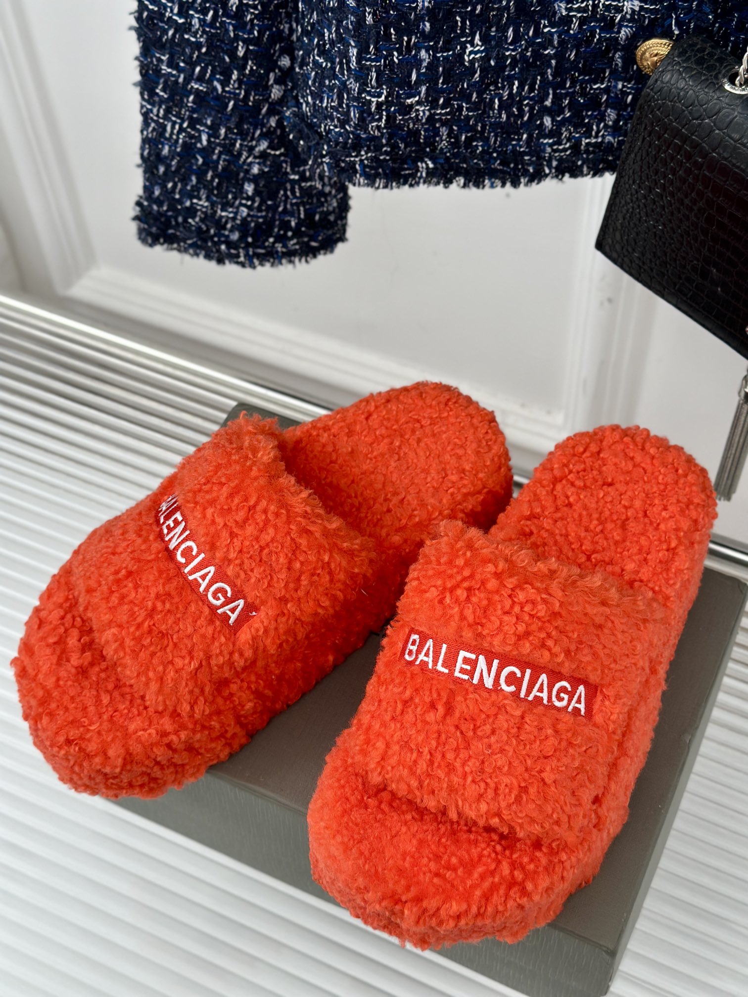 Balenciaga巴黎世家24S新品字母刺绣泰厚底迪毛毛拖鞋独家正确版本原版开发时尚圈内各大网红明星又