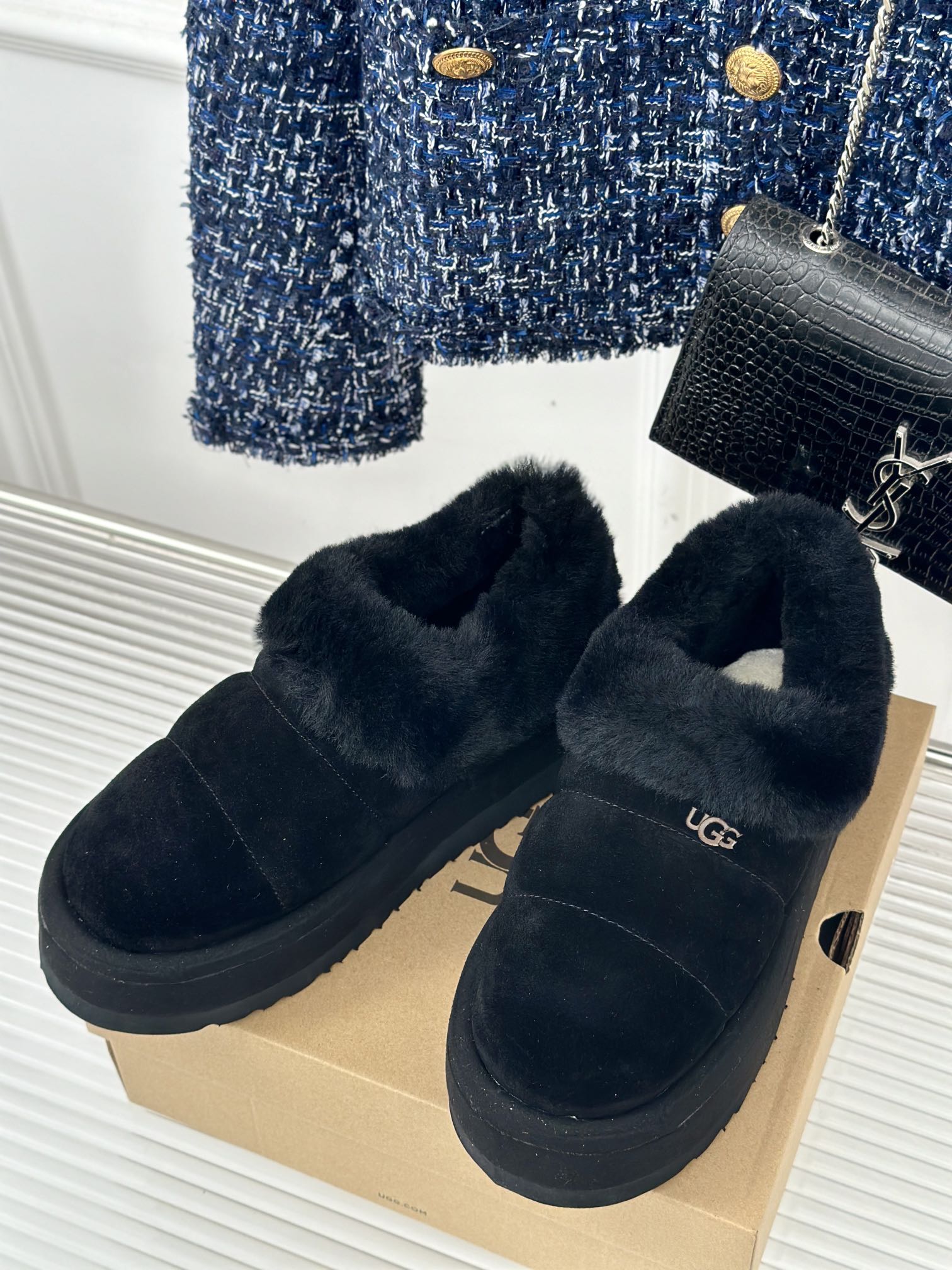 UGG24ss新品厚底马毛雪地靴这无法抗拒的新时尚今年的厚底系列真的是小个子的福音轻便好穿要温暖更要大长