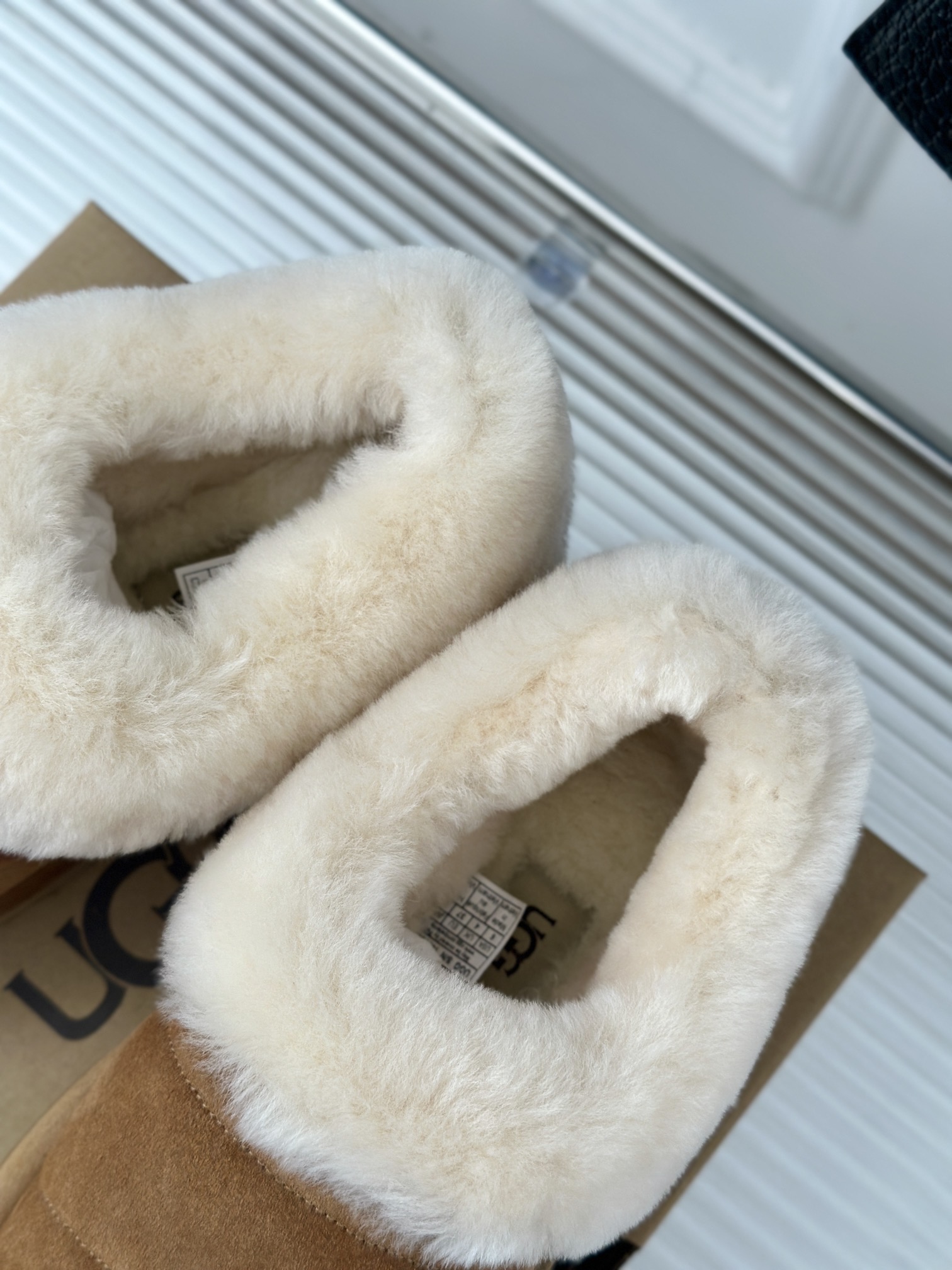 UGG24ss新品厚底马毛雪地靴这无法抗拒的新时尚今年的厚底系列真的是小个子的福音轻便好穿要温暖更要大长