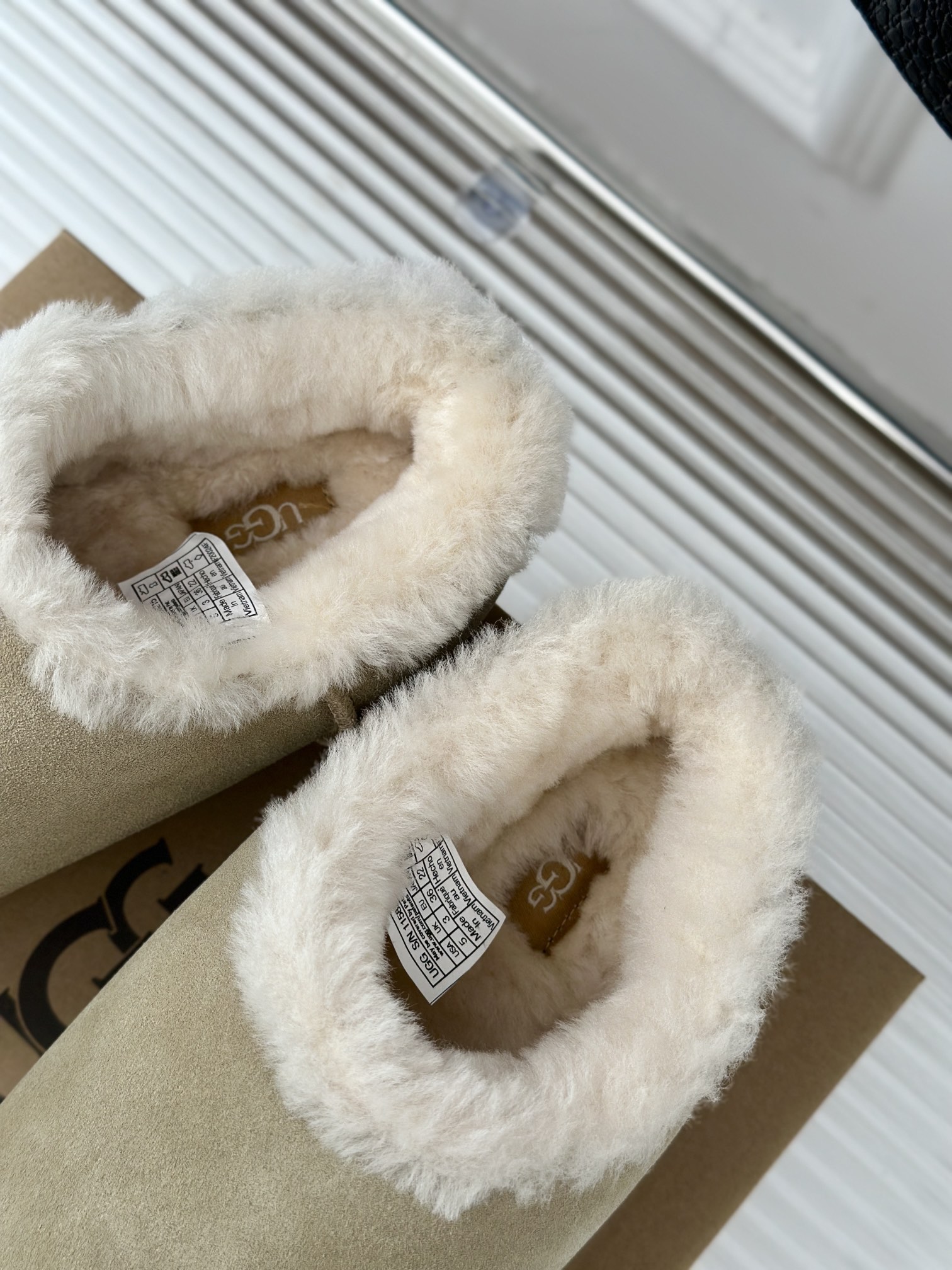 UGG24ss新品厚底马毛雪地靴这无法抗拒的新时尚今年的厚底系列真的是小个子的福音轻便好穿要温暖更要大长