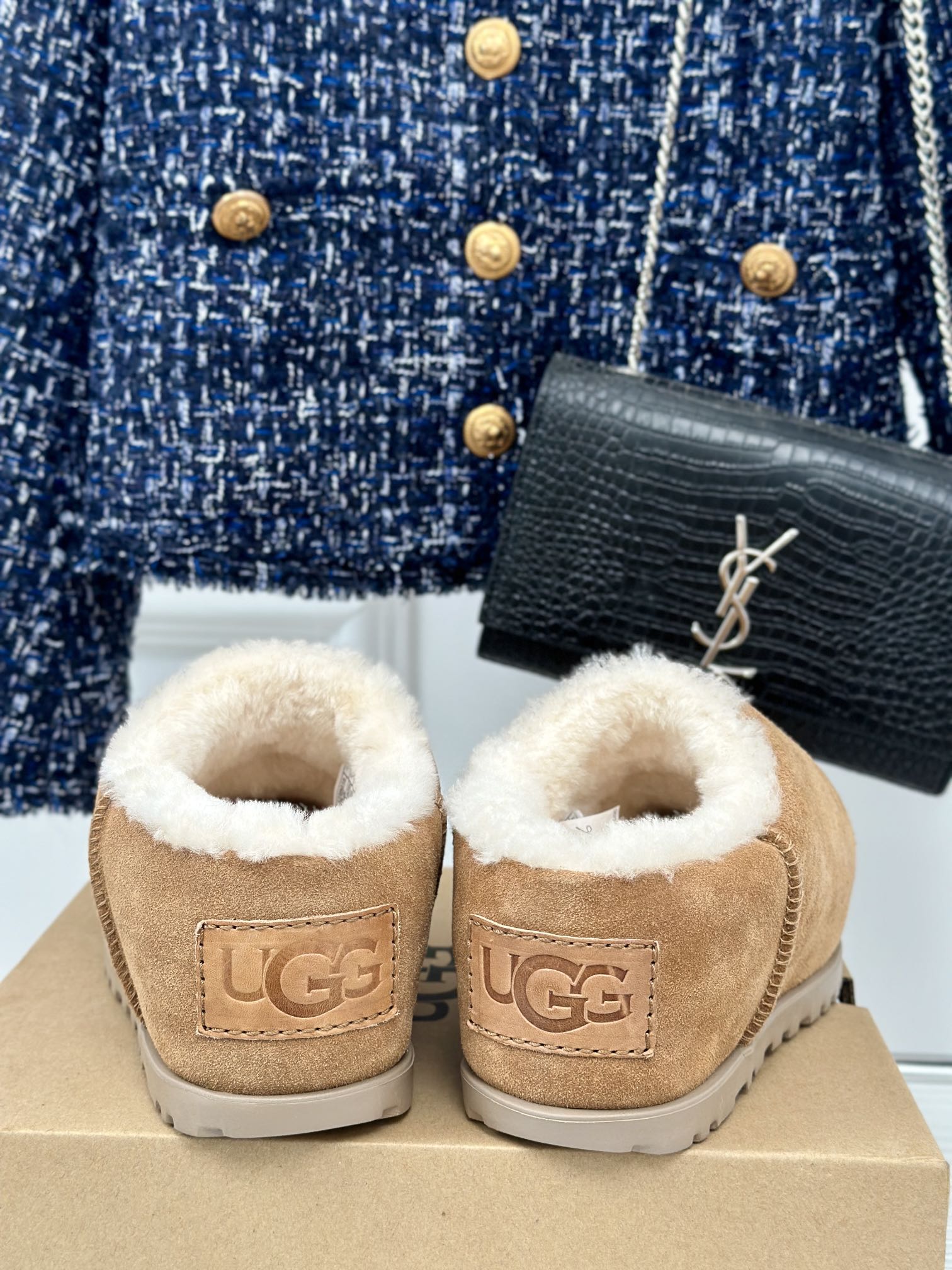 UGG24ss新品厚底马毛雪地靴这无法抗拒的新时尚今年的厚底系列真的是小个子的福音轻便好穿要温暖更要大长