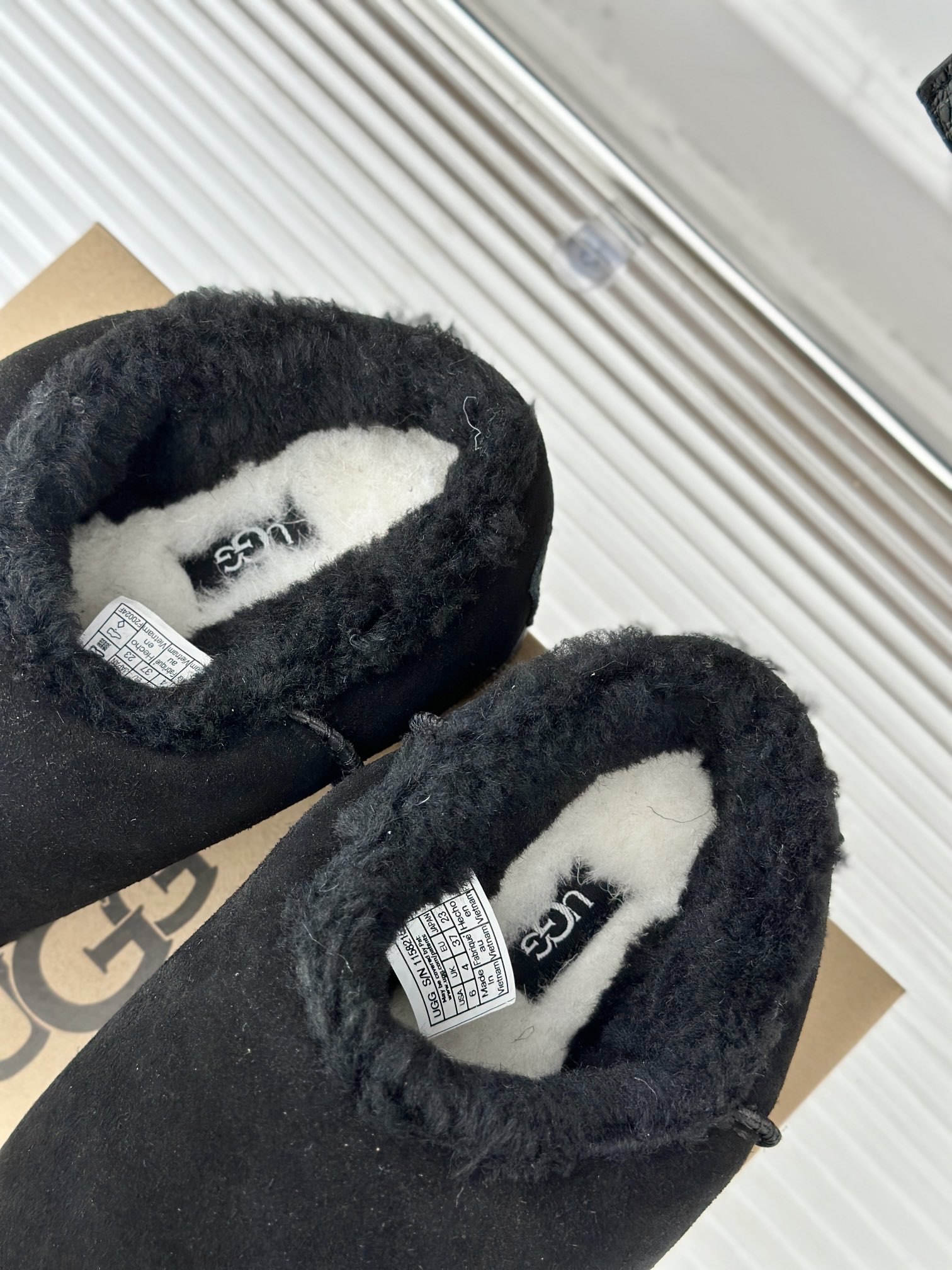 UGG24ss新品厚底马毛雪地靴这无法抗拒的新时尚今年的厚底系列真的是小个子的福音轻便好穿要温暖更要大长