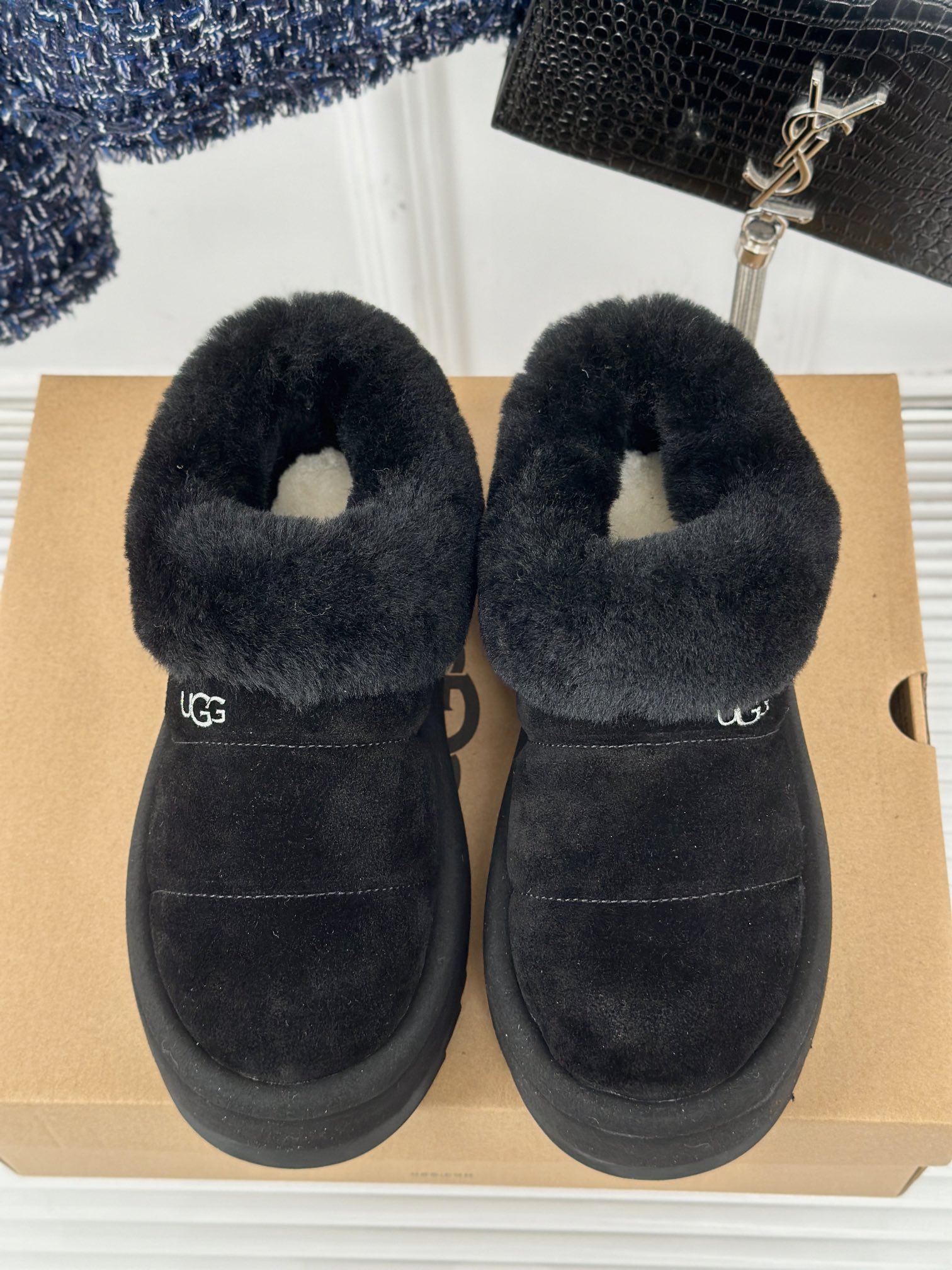 UGG24ss新品厚底雪地靴这无法抗拒的新时尚今年的厚底系列真的是小个子的福音轻便好穿要温暖更要大长腿！