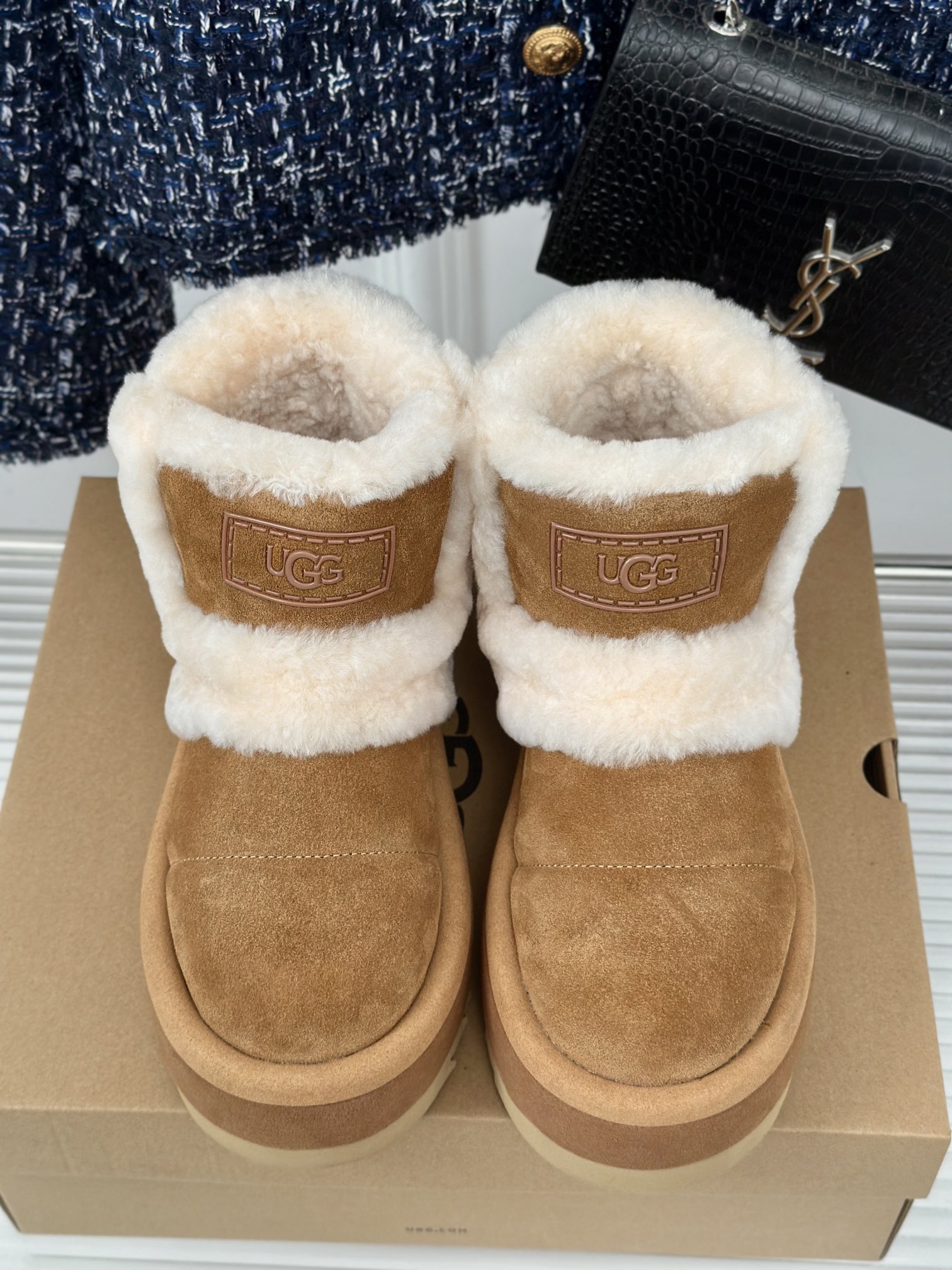 UGG24ss新品厚底雪地靴这无法抗拒的新时尚今年的厚底系列真的是小个子的福音轻便好穿要温暖更要大长腿！