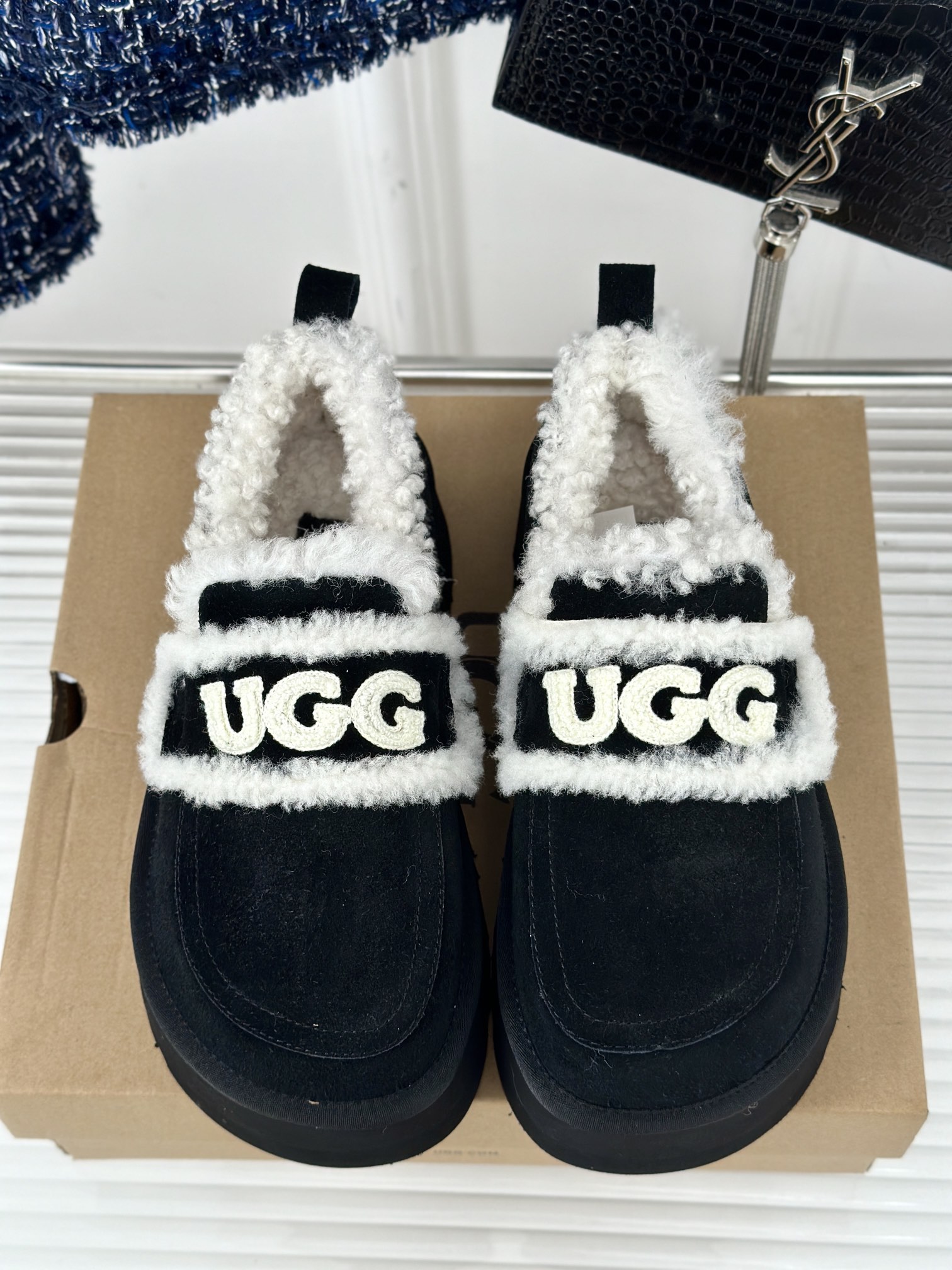 UGG24ss新品厚底字母半拖毛毛鞋这无法抗拒的新时尚今年的厚底系列真的是小个子的福音轻便好穿要温暖更要