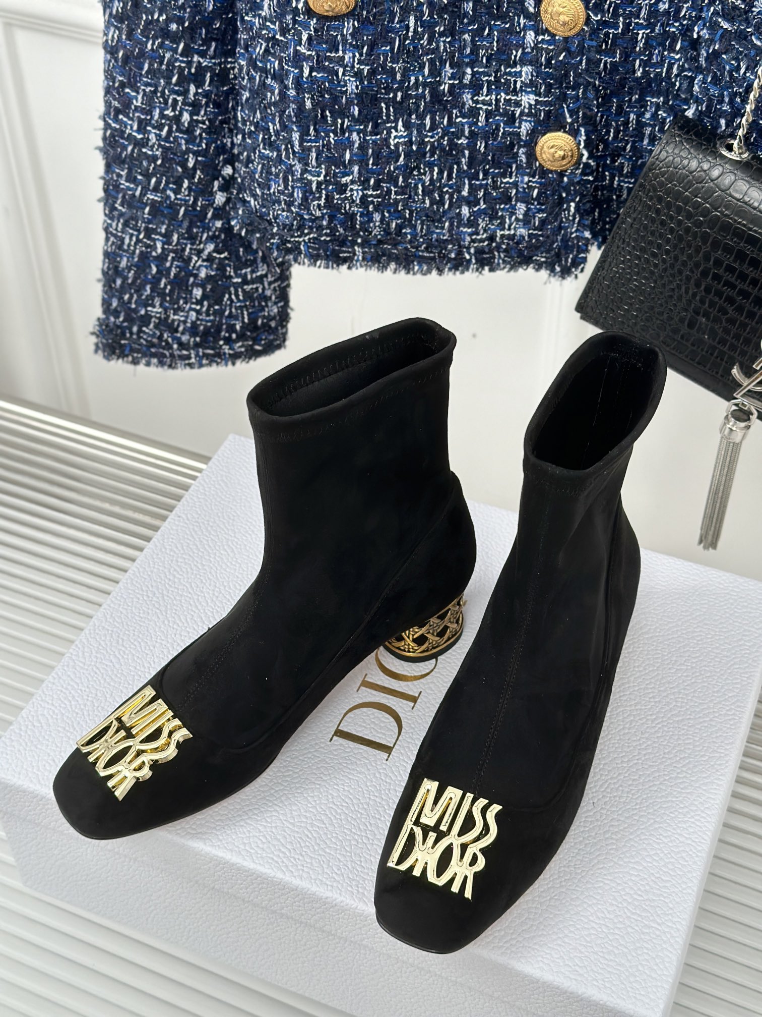 Dior/迪奥24S秋冬新品圆跟短靴这季的靴子真的要狂种草啦圆跟字母logo设计特别修饰腿型凸显品牌特色