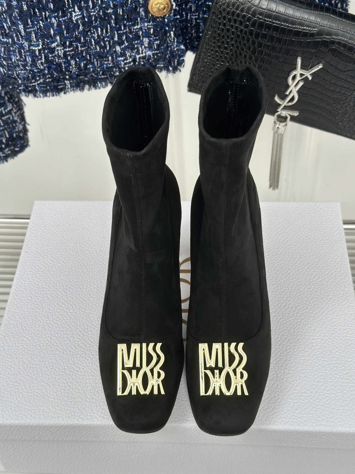 Dior/迪奥24S秋冬新品圆跟短靴这季的靴子真的要狂种草啦圆跟字母logo设计特别修饰腿型凸显品牌特色