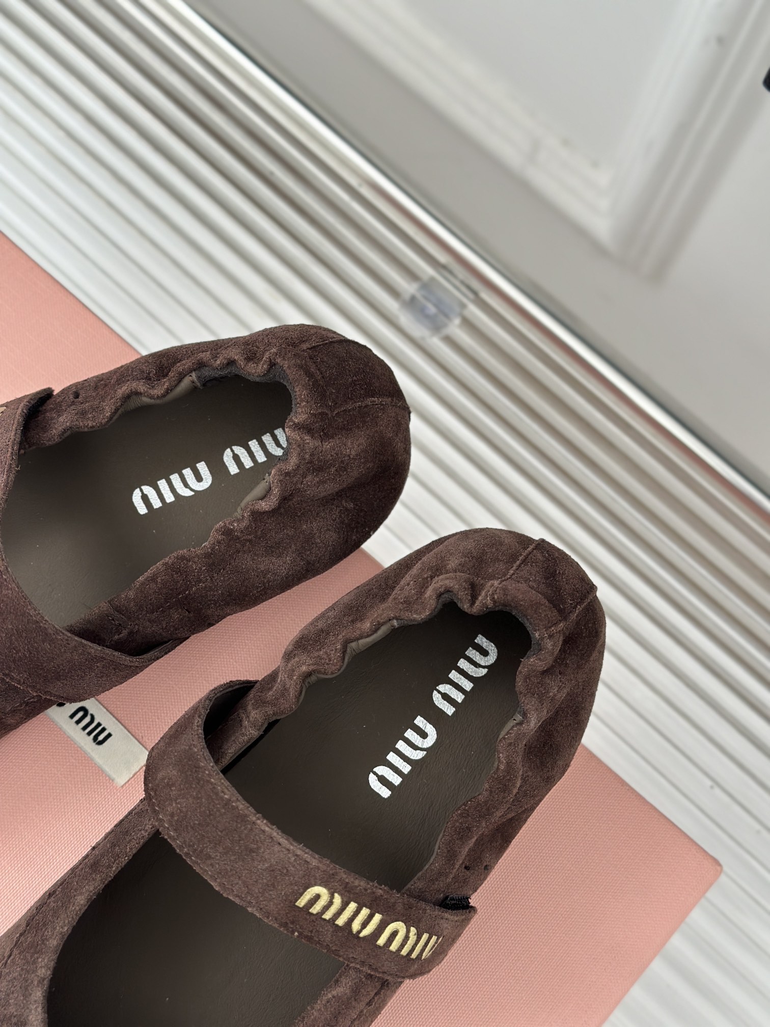 MIUMIU25C早春新品玛丽珍鞋系列！满满的少女心款式设计可爱优雅不乏美艳色彩简简单单又藏着小心机优雅