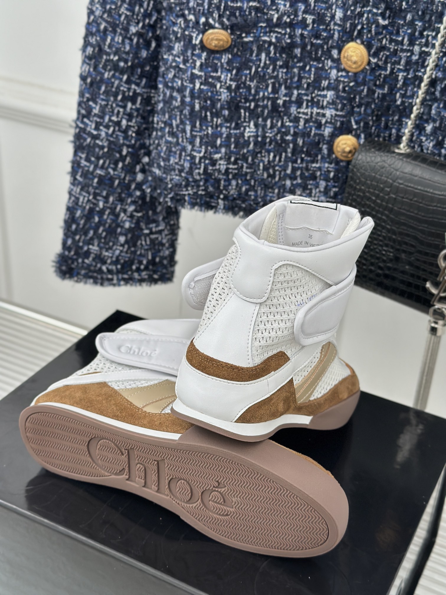 Chloe25c早春新品火爆休闲运动鞋德训鞋经典极简风格简直是可盐可甜搭配裙装或者是在逃公主风格搭配休闲