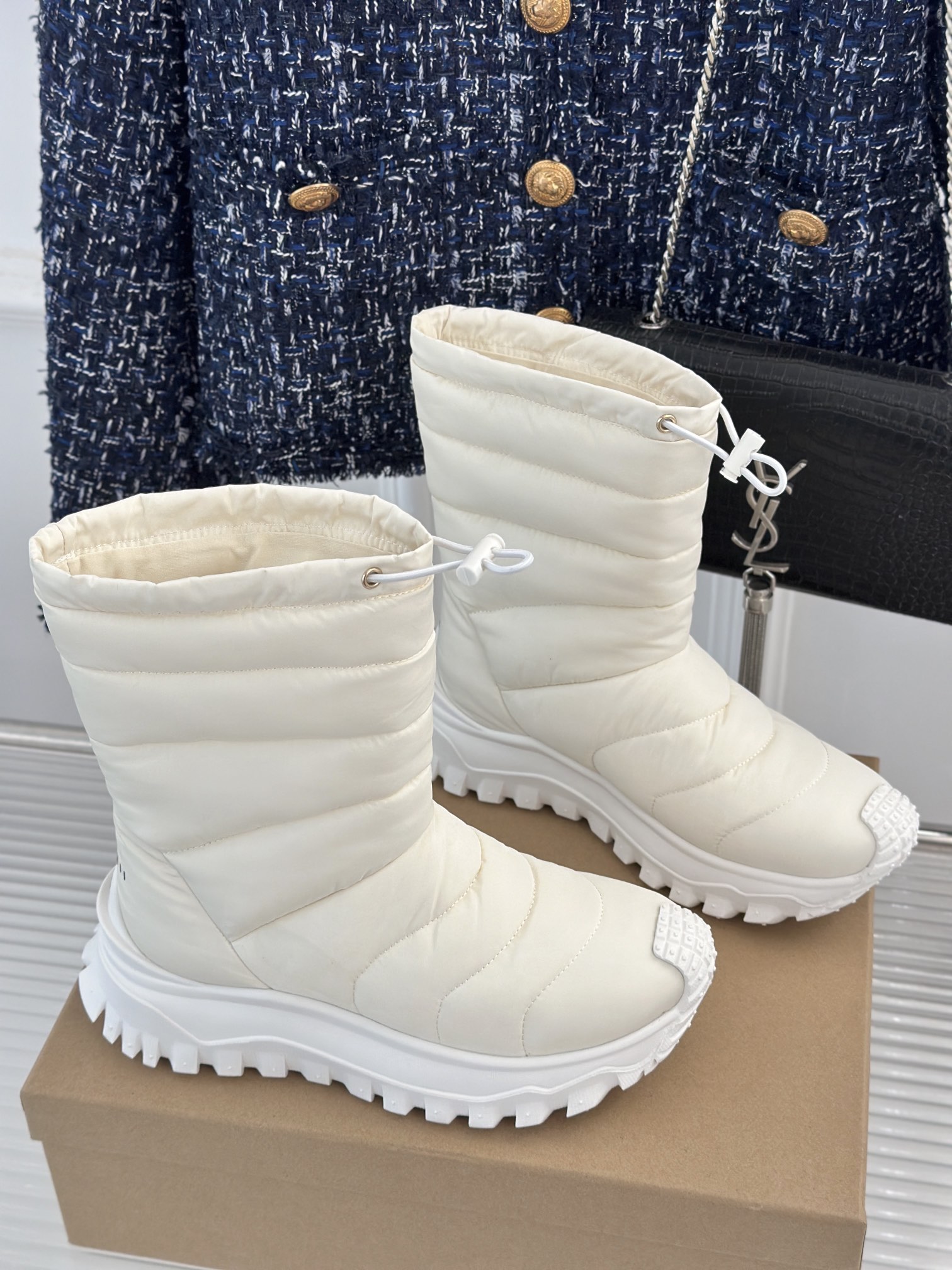 INUIKII24ss秋冬厚底羽绒雪地靴行走的冬日小暖炉太舒服了跟大热的美拉德风适配度很高又可爱又保暖暖