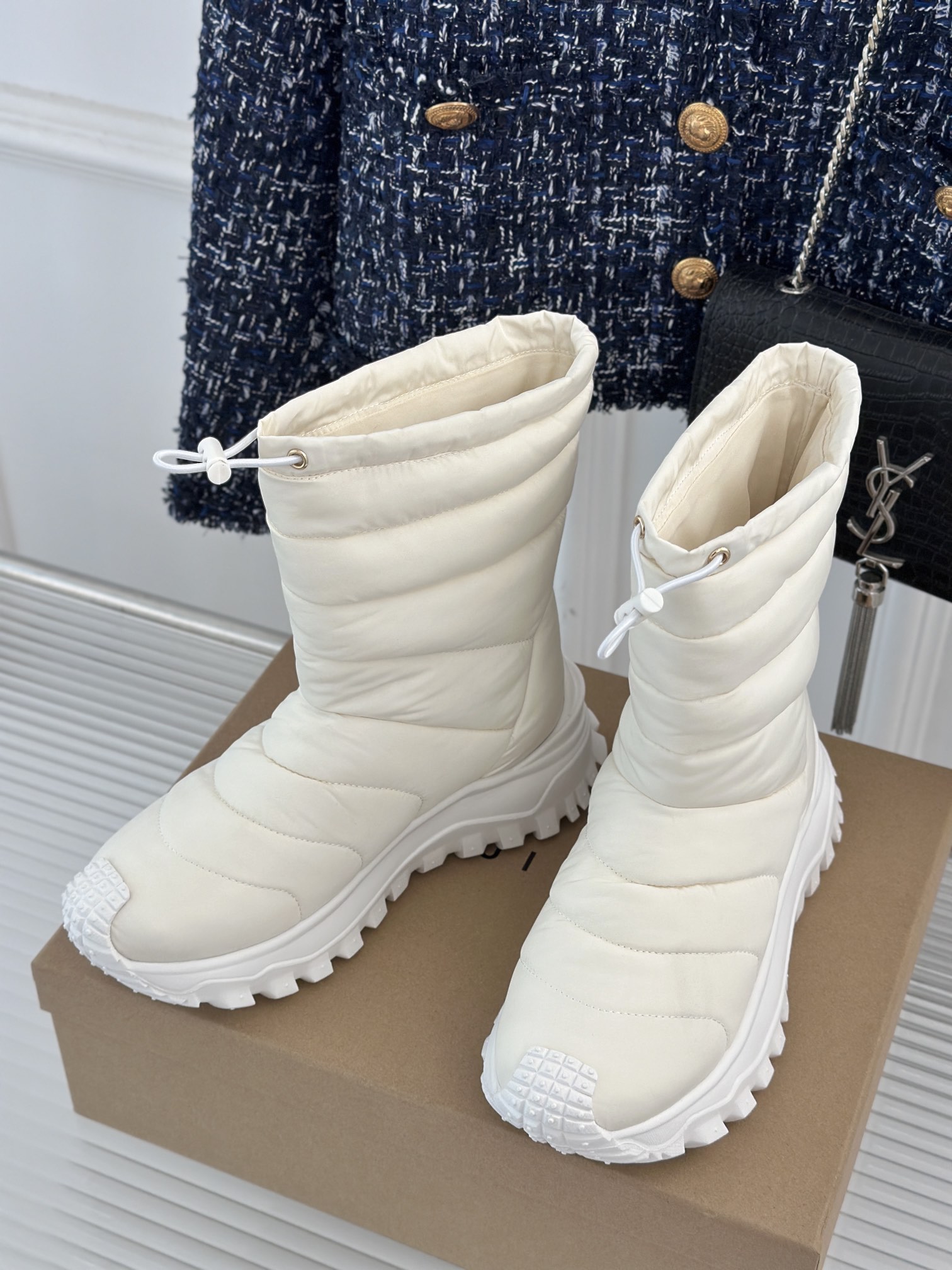 INUIKII24ss秋冬厚底羽绒雪地靴行走的冬日小暖炉太舒服了跟大热的美拉德风适配度很高又可爱又保暖暖
