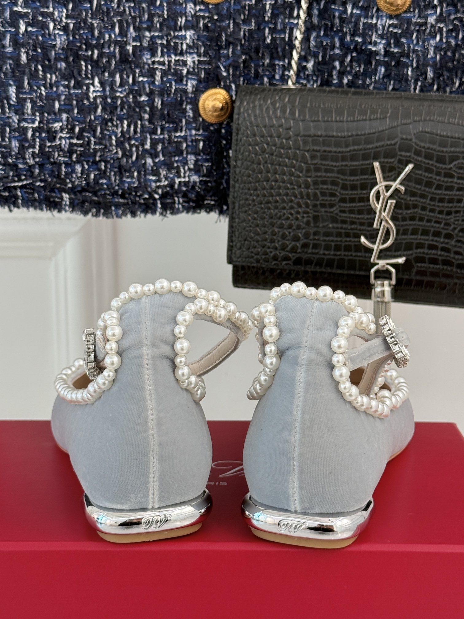 RogerVivier/RV经典珍珠玛丽珍精致到骨子里的玛丽珍不显成熟而是带有那种清纯感上脚舒适且超好看
