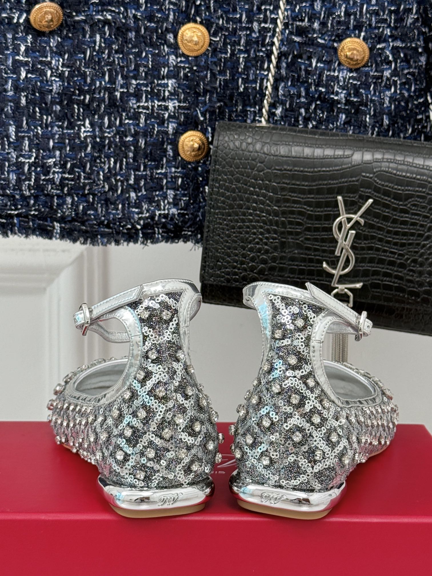 RogerVivier/RV经典水钻玛丽珍鞋精致到骨子里的玛丽珍不显成熟而是带有那种清纯感上脚舒适且超好