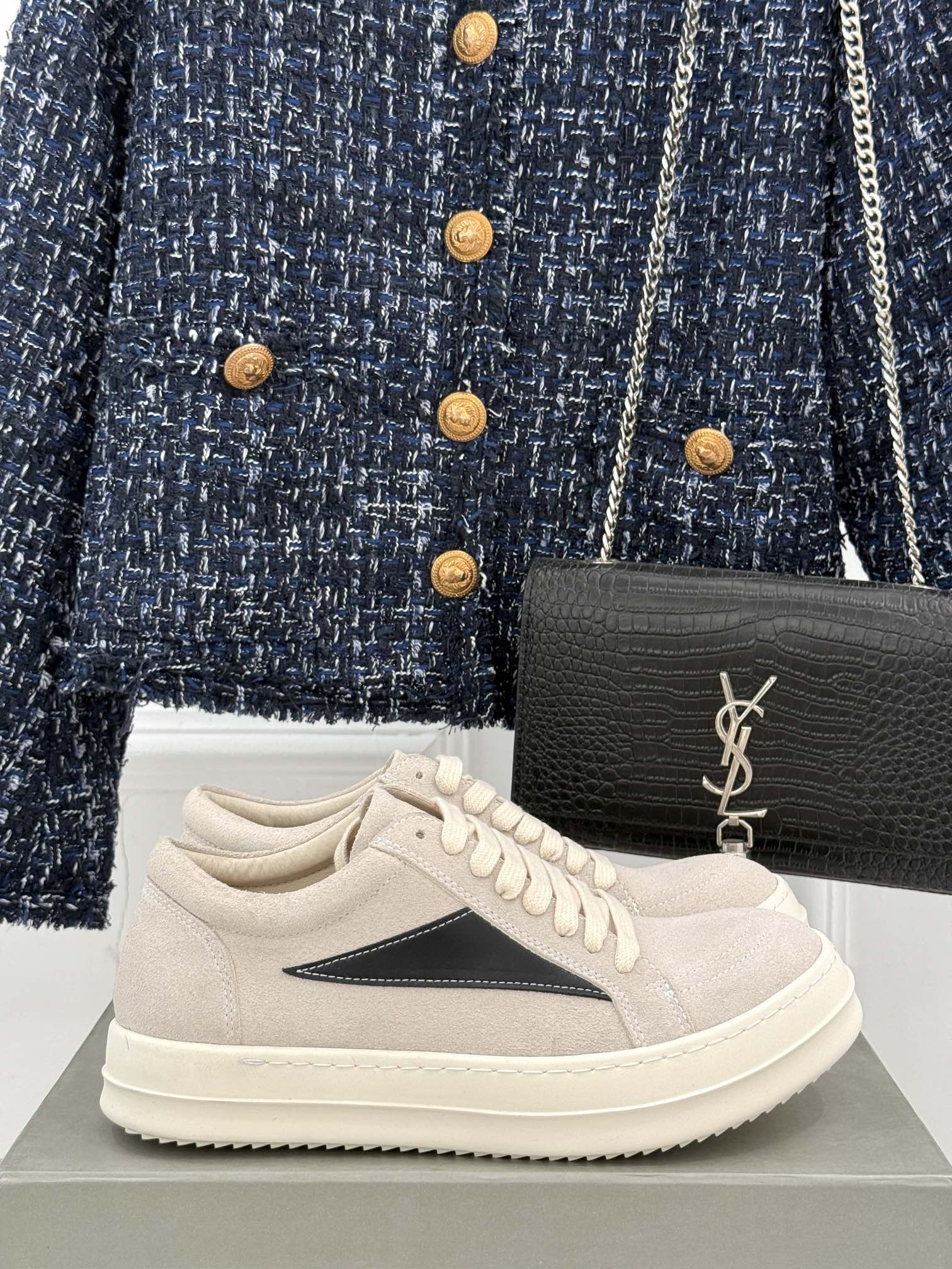 
Rick Owens/欧文斯经典休闲板鞋
原版购入开发.所有的材质都与原版一致！
经典复古及时尚美感融