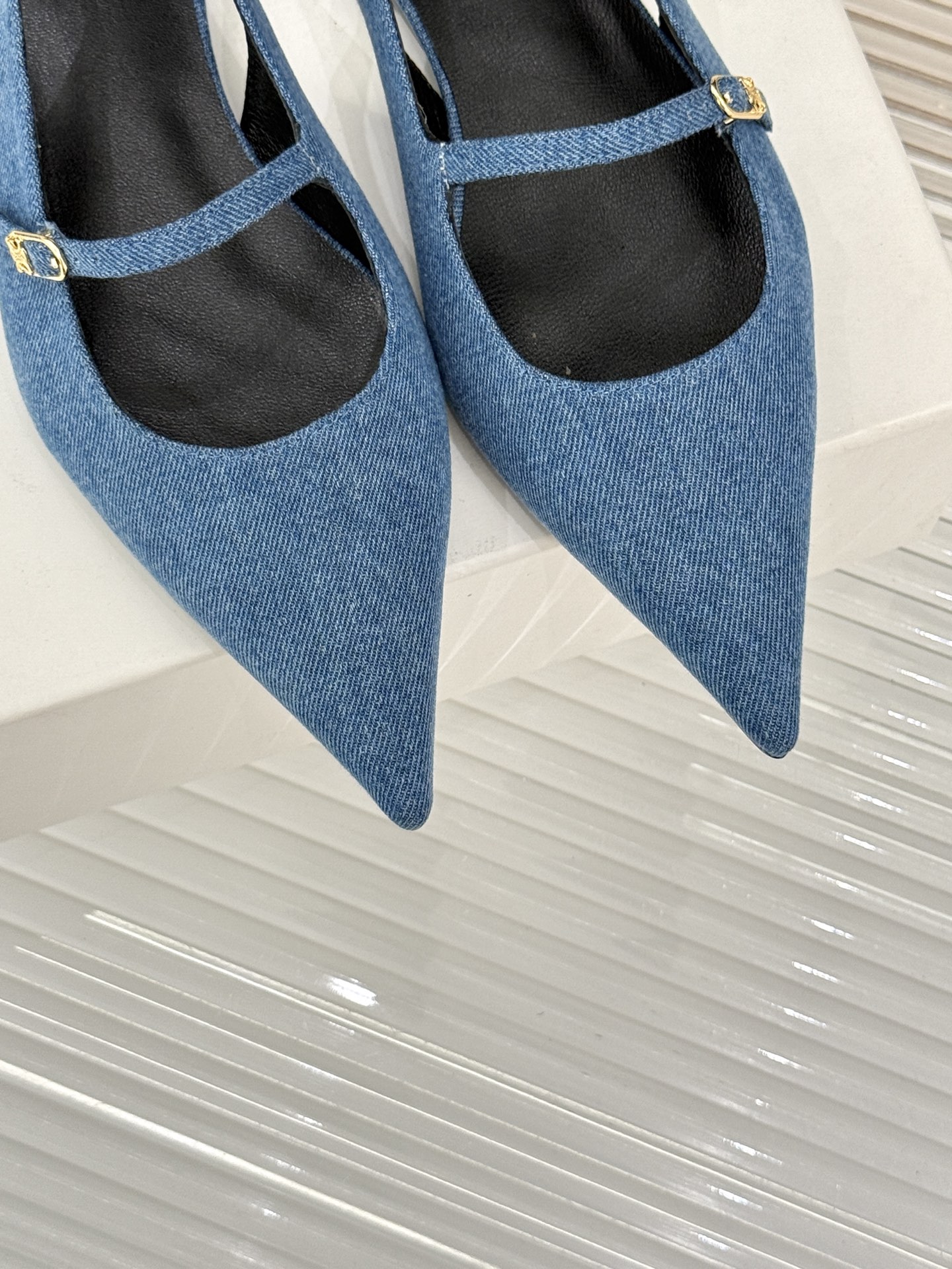 Italian Leather Sandals: Classic Celin Series Reborn with Customized Fabric. - 图片 7