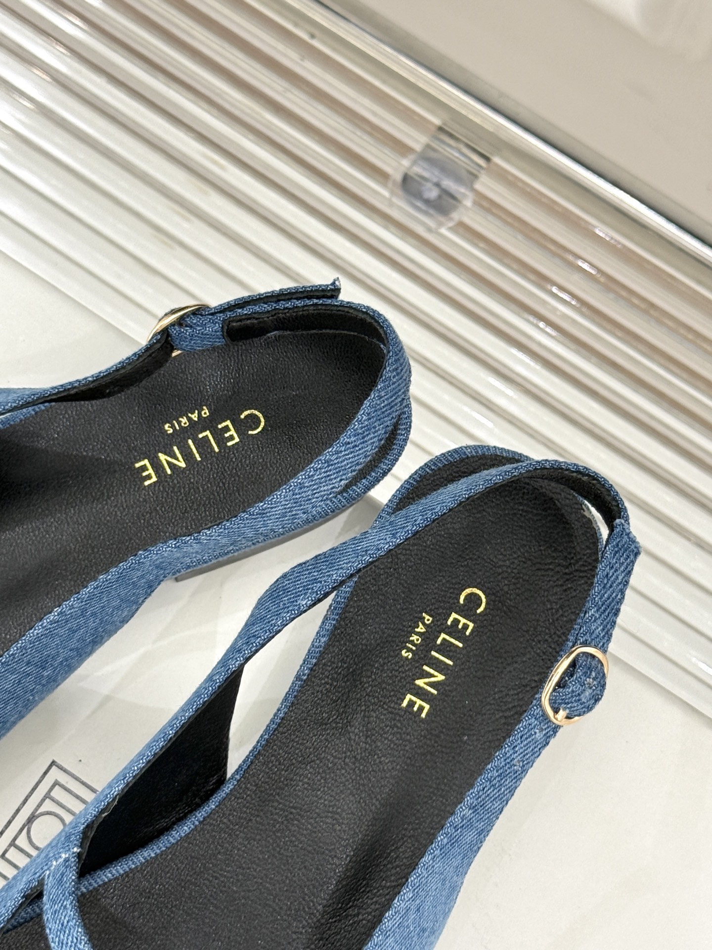 Italian Leather Sandals: Classic Celin Series Reborn with Customized Fabric. - 图片 8