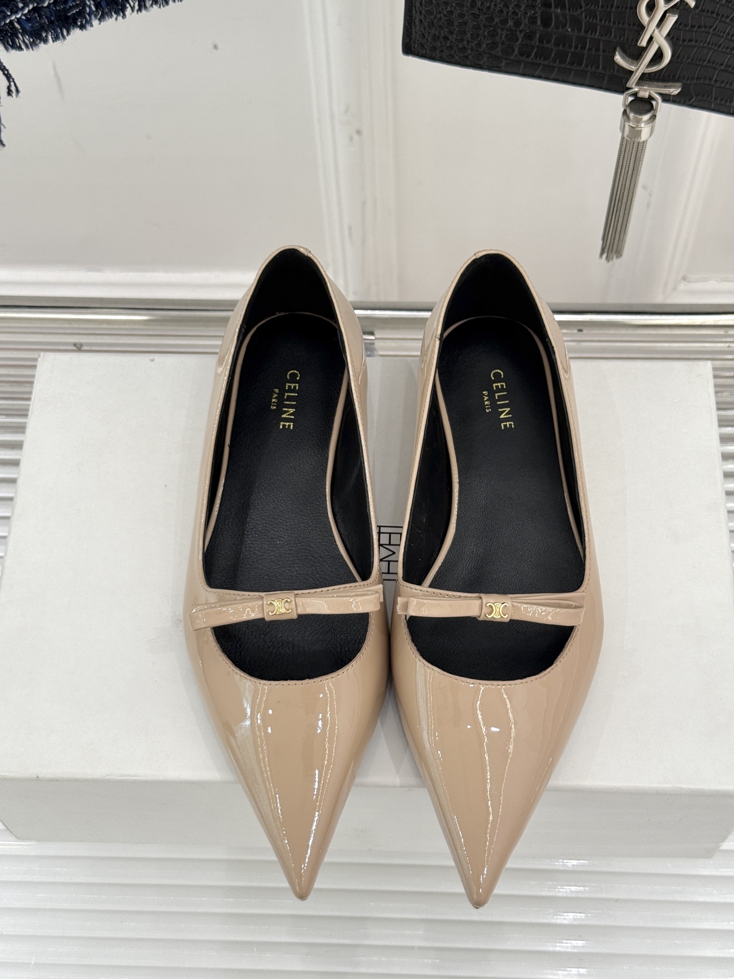 Luxury Celin* Sandals: Reborn Series with Premium Materials and Craftsmanship - 图片 4