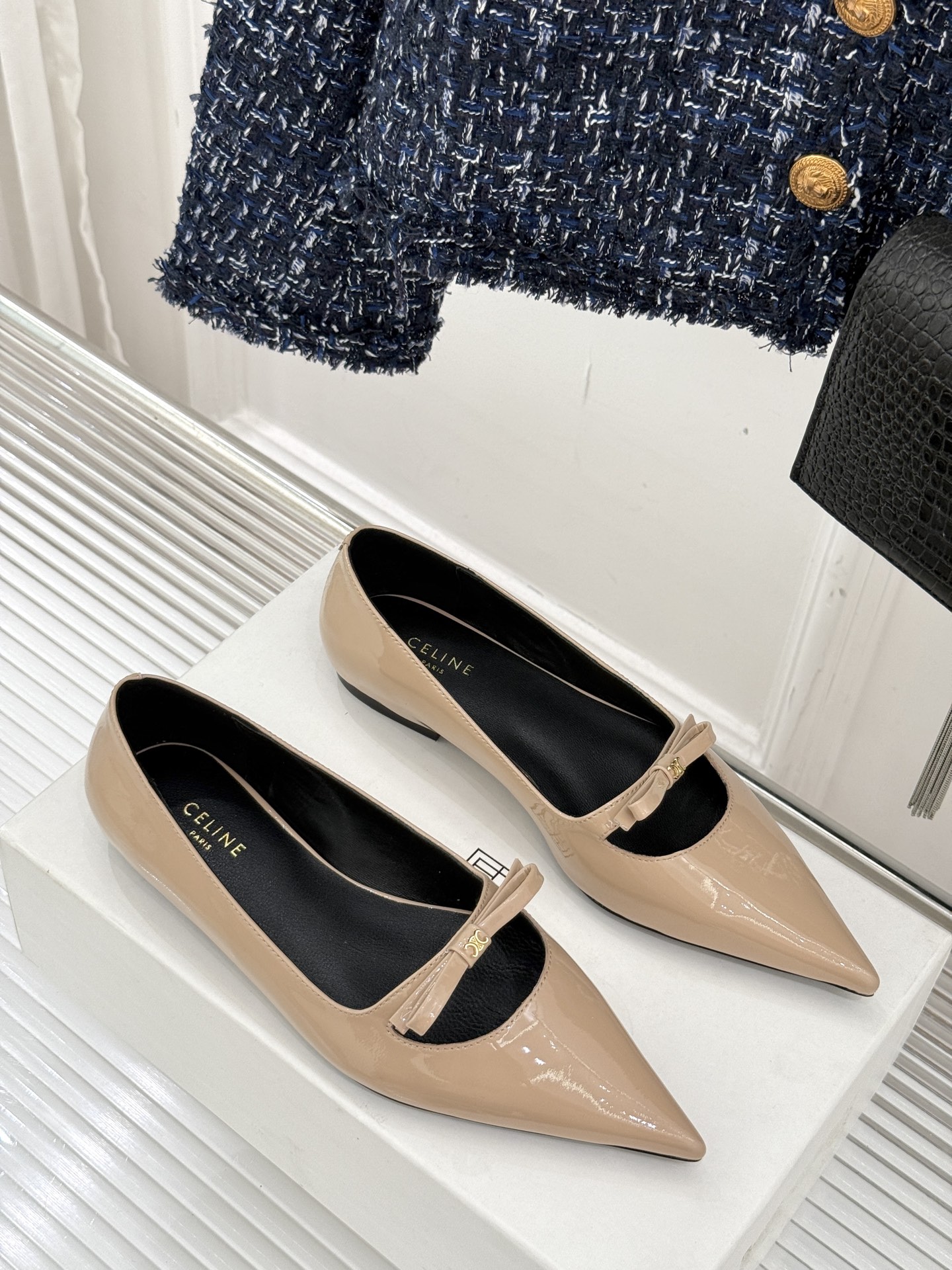 Luxury Celin* Sandals: Reborn Series with Premium Materials and Craftsmanship - 图片 3