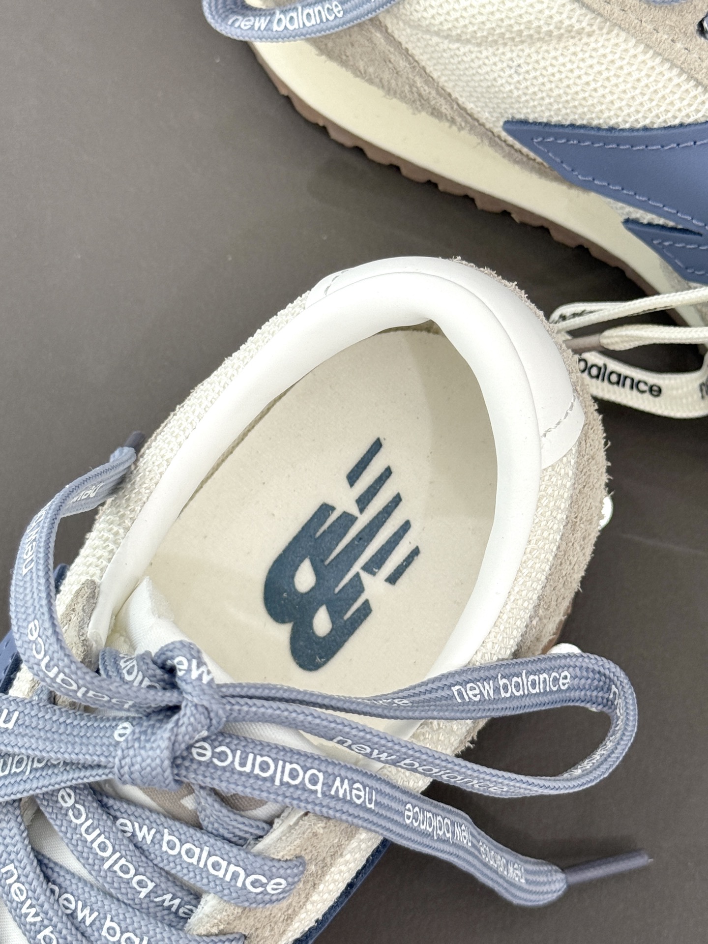 
New balance/纽百伦471 25ss新品 
复古休闲运动鞋
张元英同款 原版独立开模 原鞋开