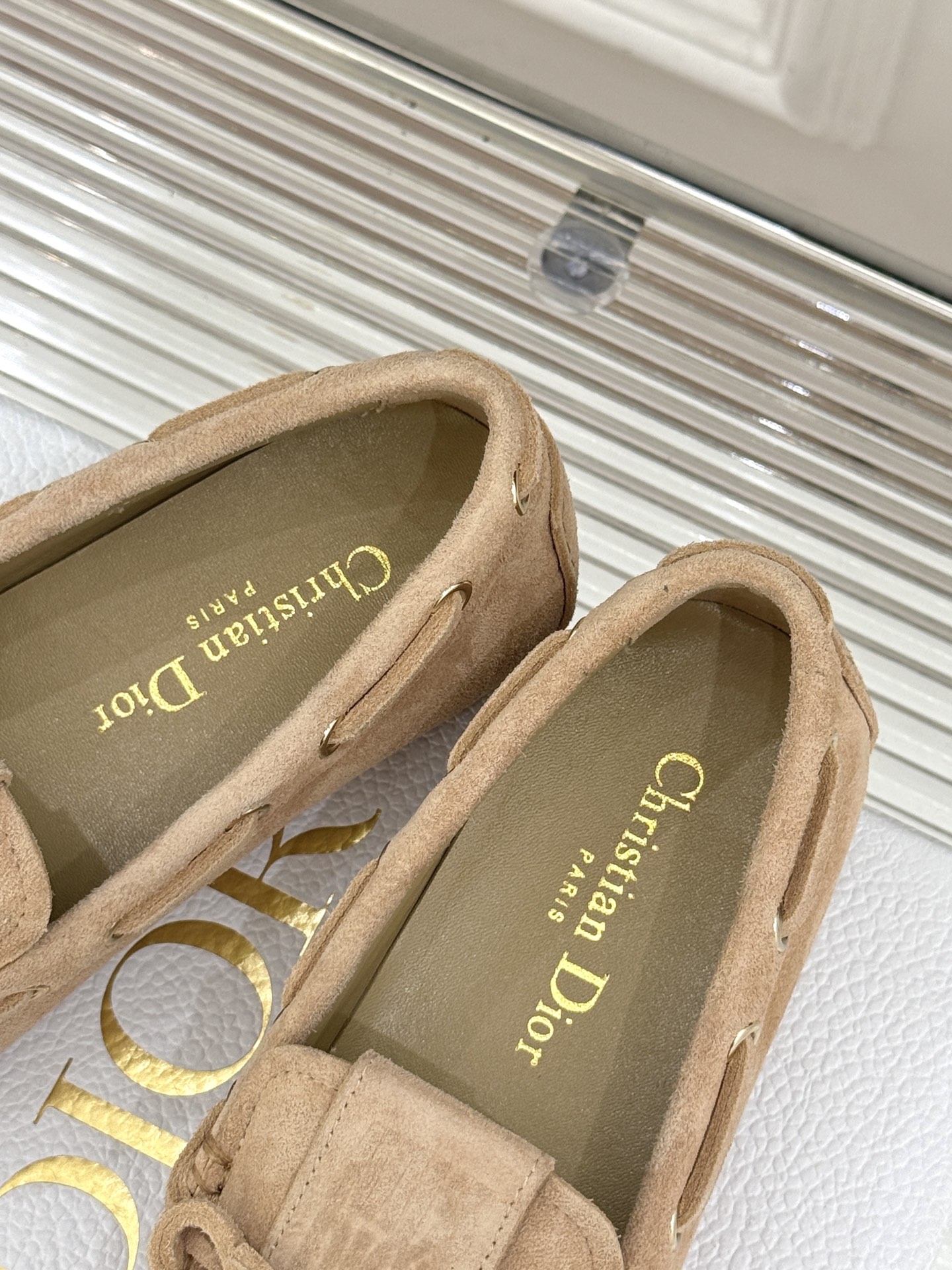  
Dior /迪奥25S新品蝴蝶结
豆豆鞋乐福鞋
这一季的鞋履真的太好看了
鞋型好秀气 自带贵气感
一