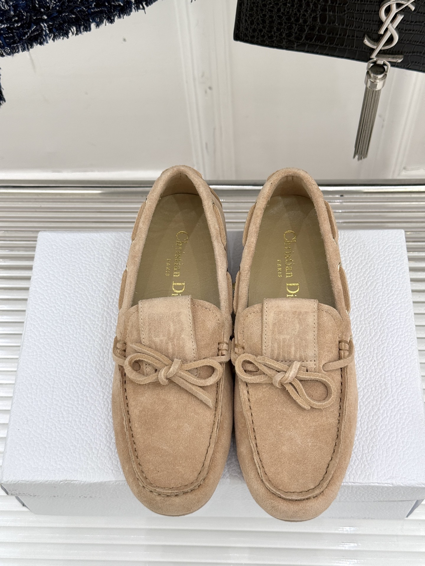  
Dior /迪奥25S新品蝴蝶结
豆豆鞋乐福鞋
这一季的鞋履真的太好看了
鞋型好秀气 自带贵气感
一