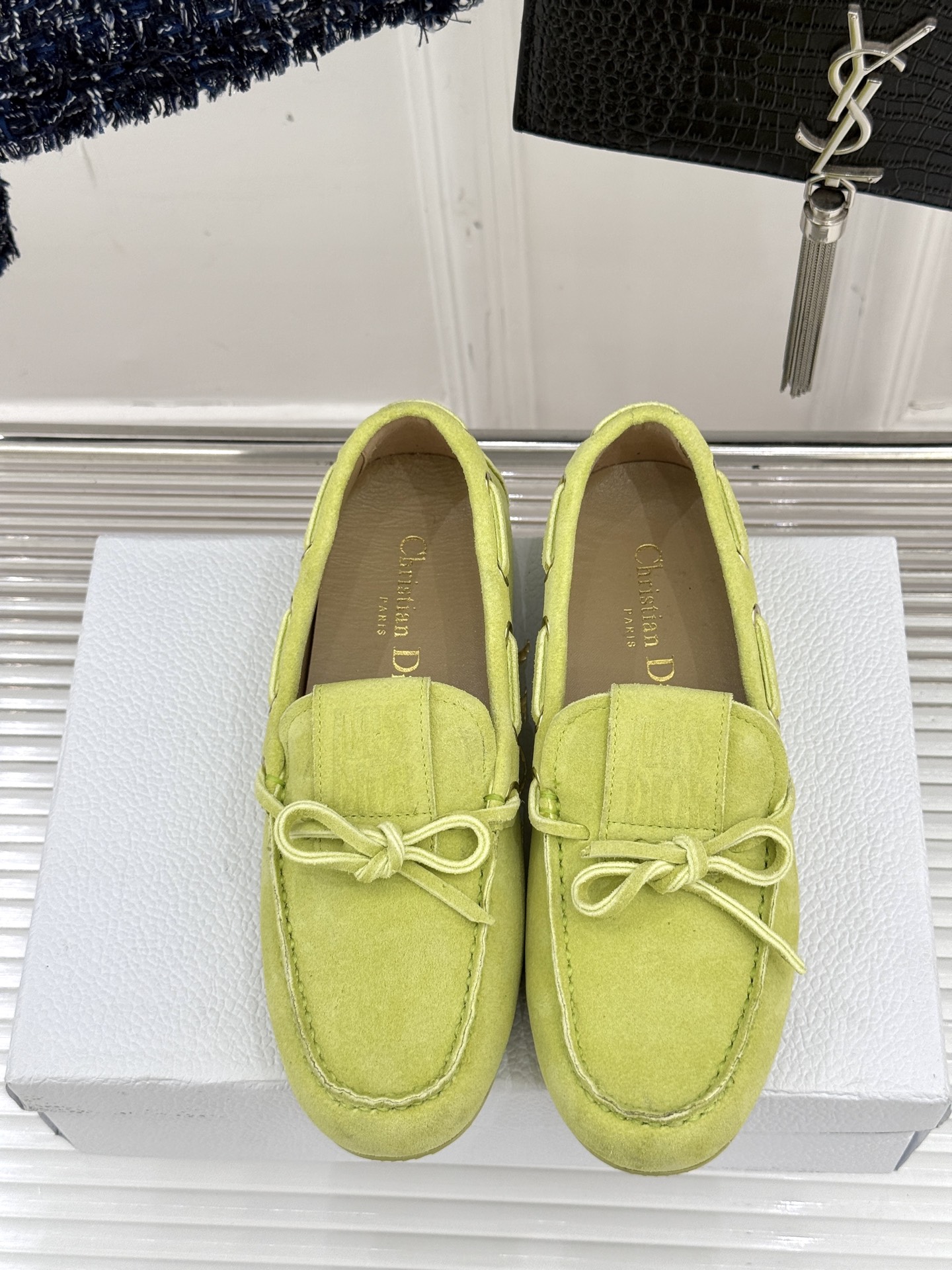  
Dior /迪奥25S新品蝴蝶结
豆豆鞋乐福鞋
这一季的鞋履真的太好看了
鞋型好秀气 自带贵气感
一
