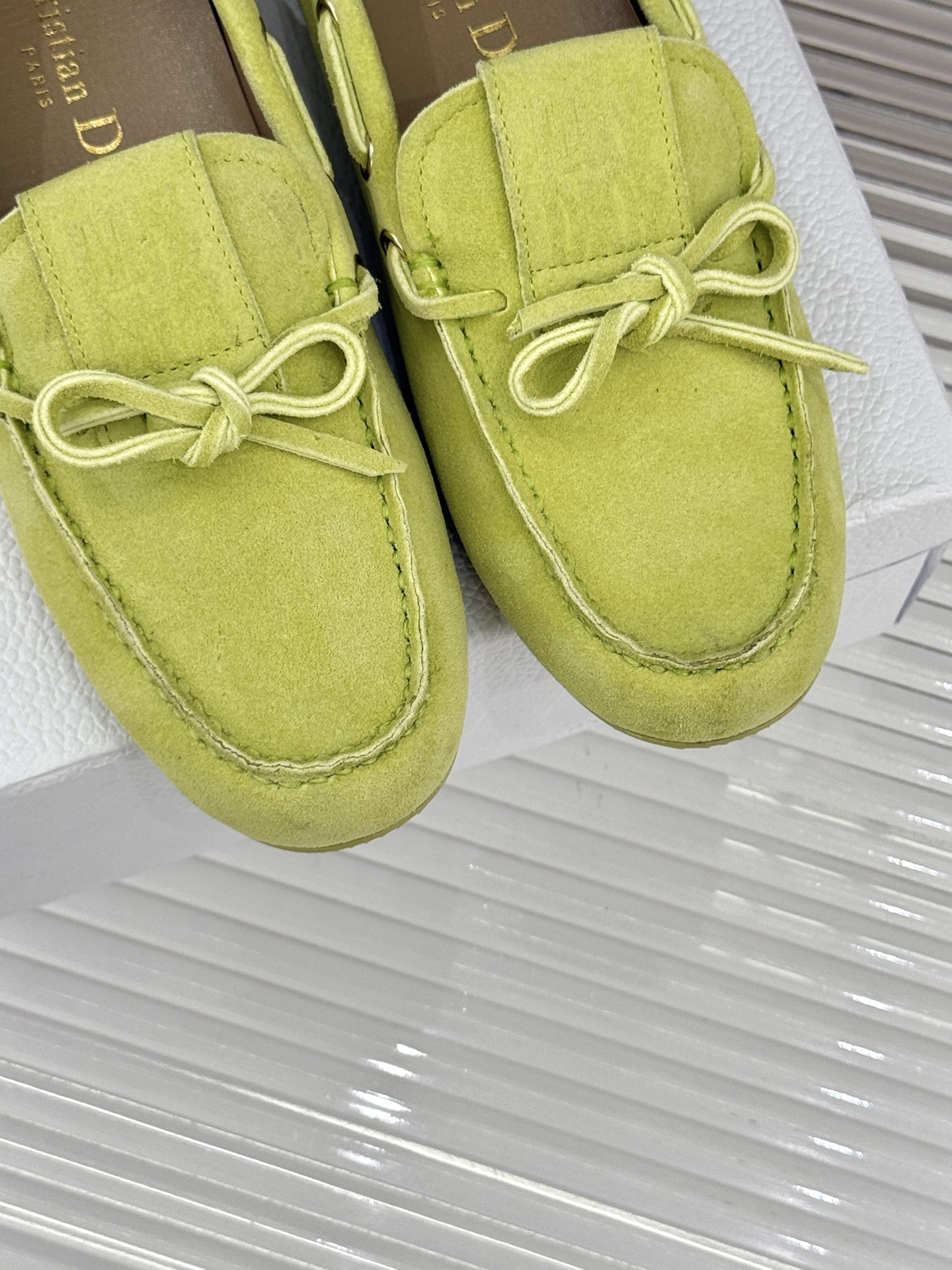  
Dior /迪奥25S新品蝴蝶结
豆豆鞋乐福鞋
这一季的鞋履真的太好看了
鞋型好秀气 自带贵气感
一