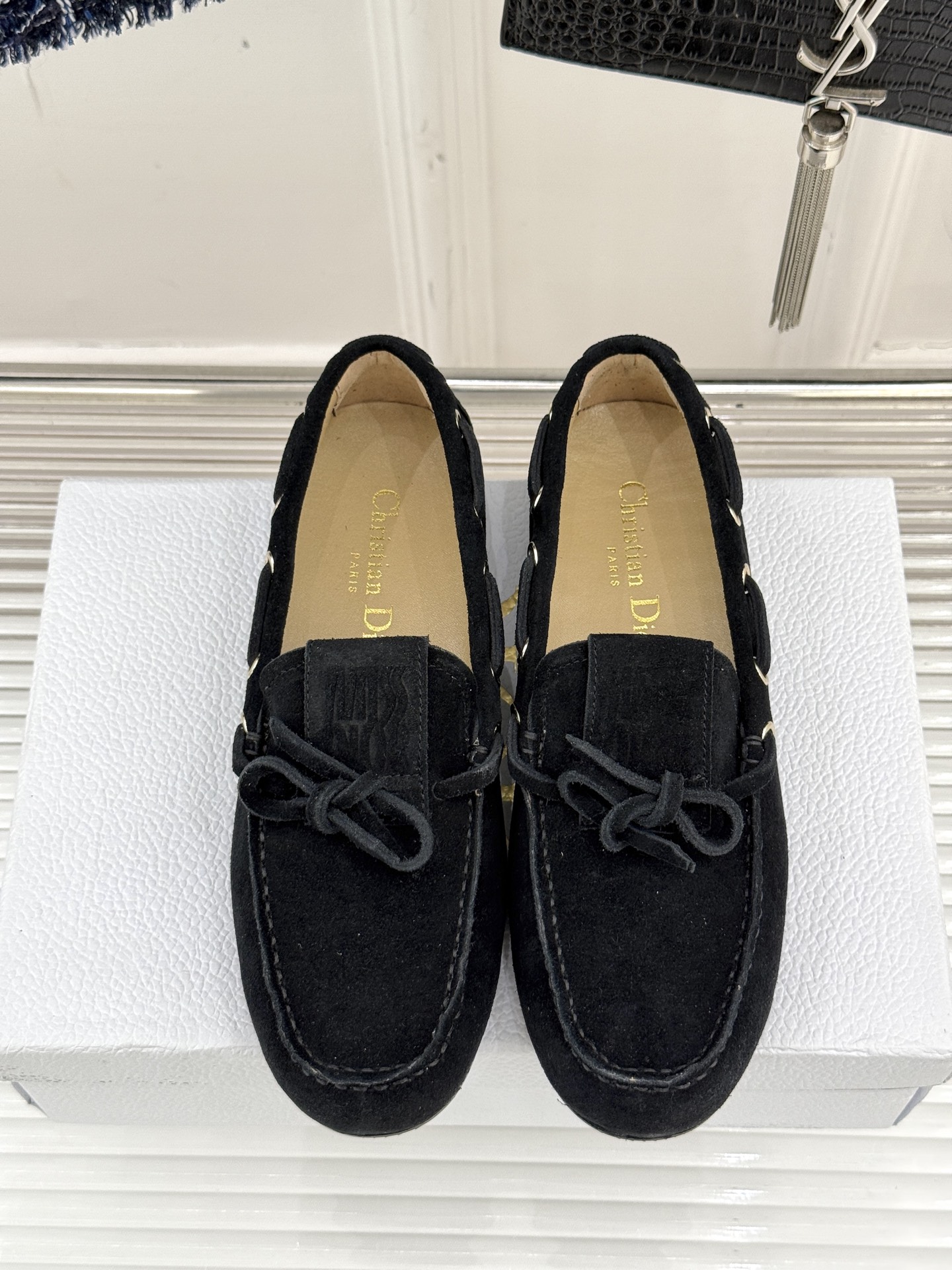 
Dior /迪奥25S新品蝴蝶结
豆豆鞋乐福鞋
这一季的鞋履真的太好看了
鞋型好秀气 自带贵气感
一