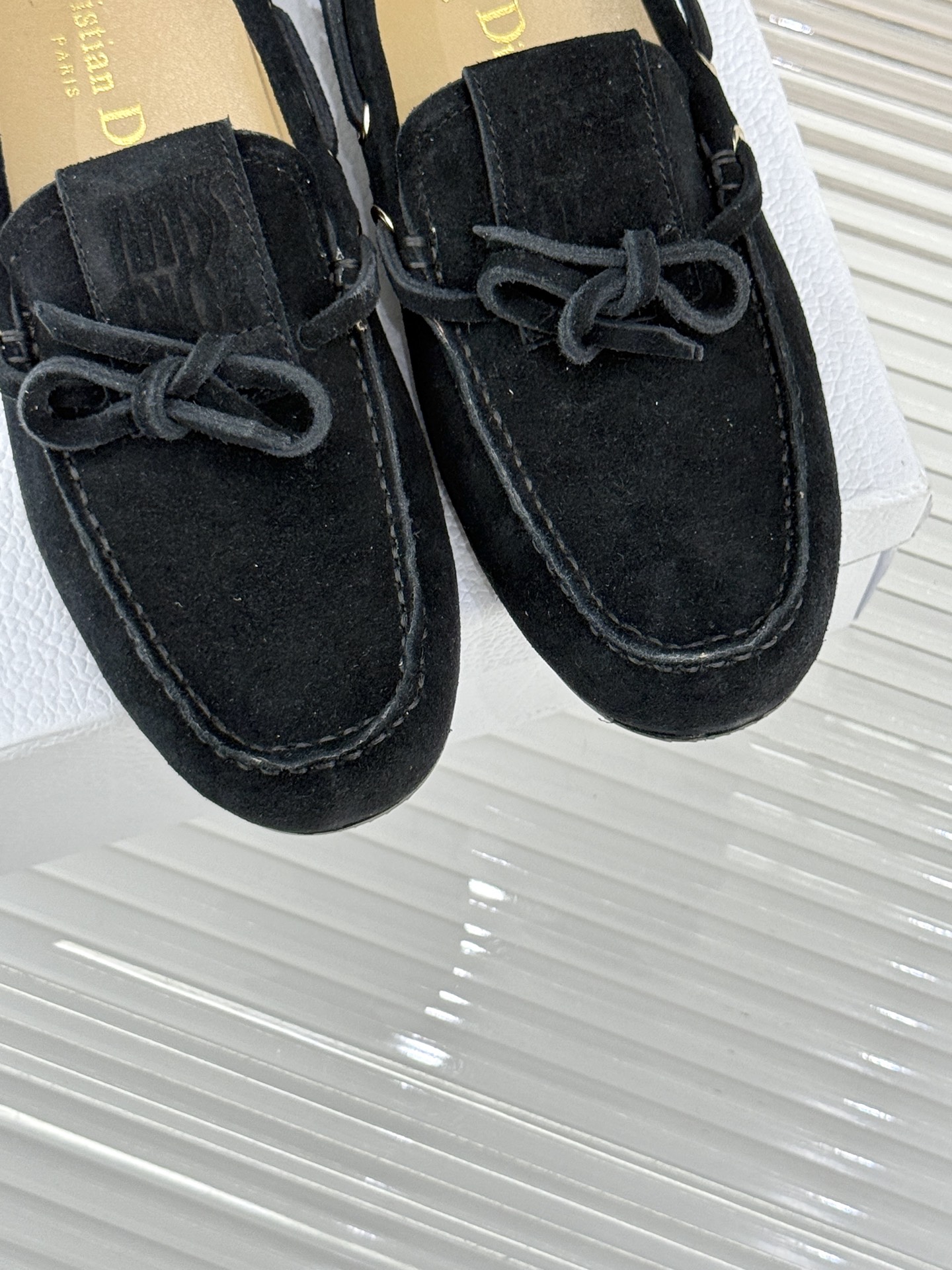  
Dior /迪奥25S新品蝴蝶结
豆豆鞋乐福鞋
这一季的鞋履真的太好看了
鞋型好秀气 自带贵气感
一
