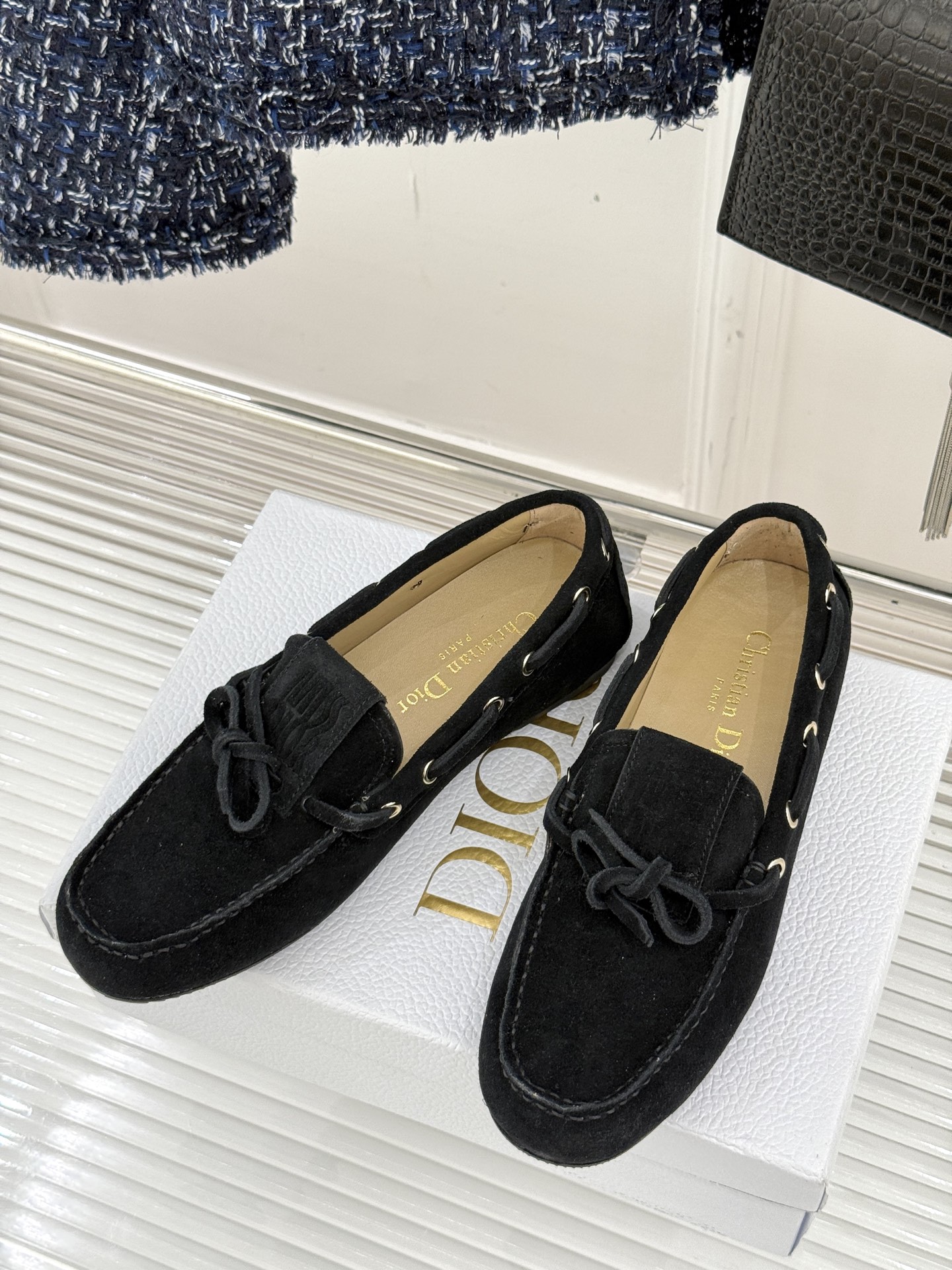  
Dior /迪奥25S新品蝴蝶结
豆豆鞋乐福鞋
这一季的鞋履真的太好看了
鞋型好秀气 自带贵气感
一