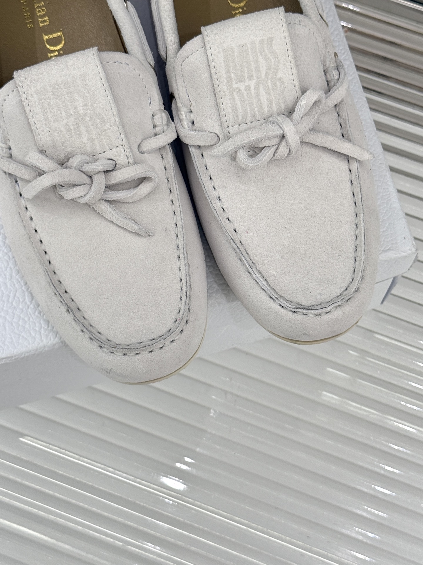  
Dior /迪奥25S新品蝴蝶结
豆豆鞋乐福鞋
这一季的鞋履真的太好看了
鞋型好秀气 自带贵气感
一