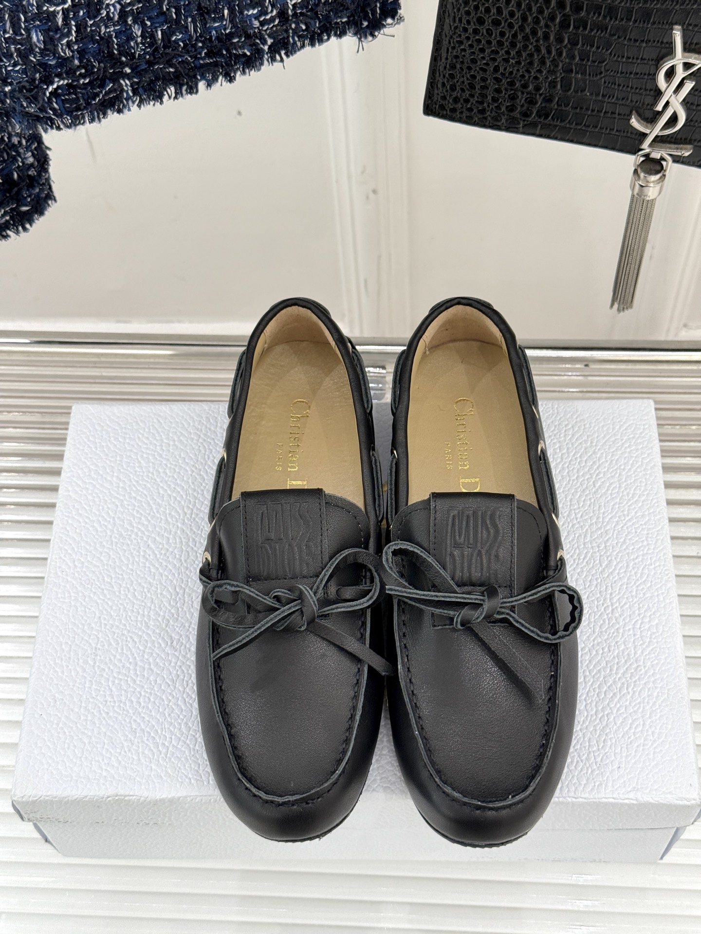  
Dior /迪奥25S新品蝴蝶结
豆豆鞋乐福鞋
这一季的鞋履真的太好看了
鞋型好秀气 自带贵气感
一