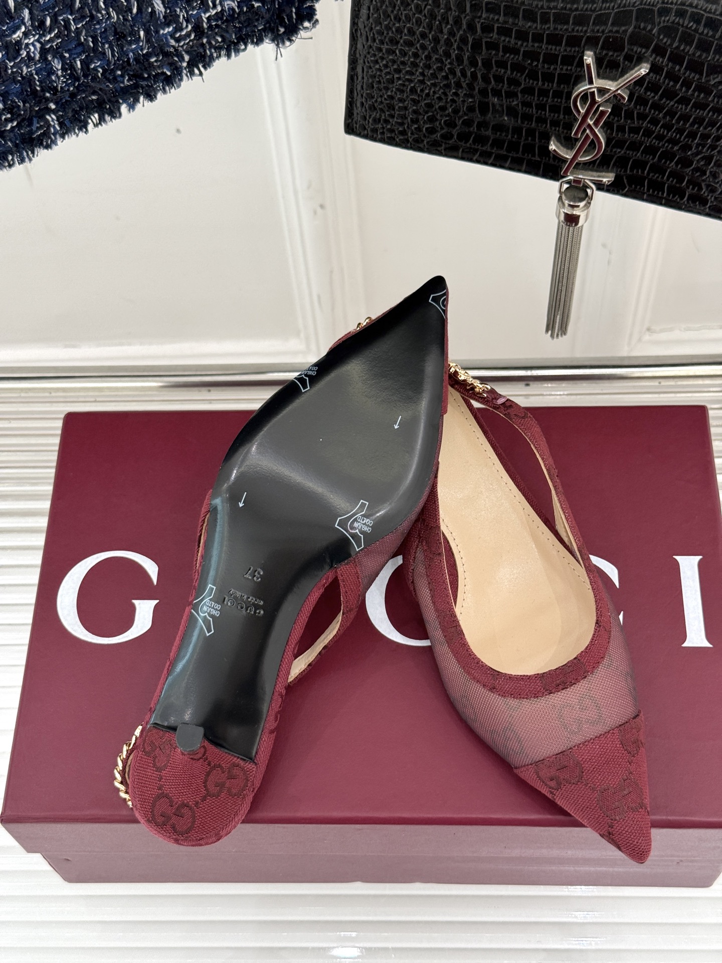 
Gucci 25S 春夏新品金属链条
网纱后空高跟凉鞋
长到心巴儿上了~爱了~爱了！
元气少女 活力满