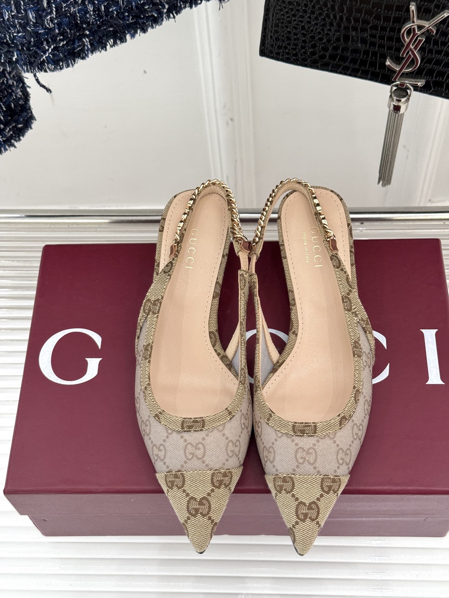 
Gucci 25S 春夏新品金属链条
网纱后空高跟凉鞋
长到心巴儿上了~爱了~爱了！
元气少女 活力满