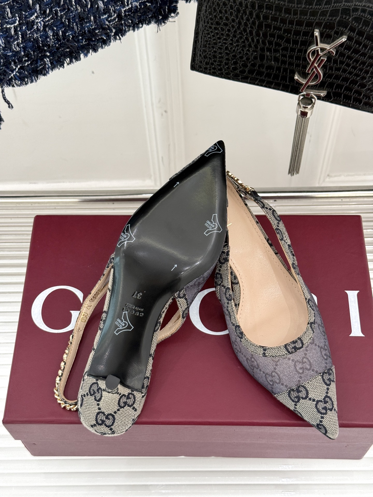 
Gucci 25S 春夏新品金属链条
网纱后空高跟凉鞋
长到心巴儿上了~爱了~爱了！
元气少女 活力满