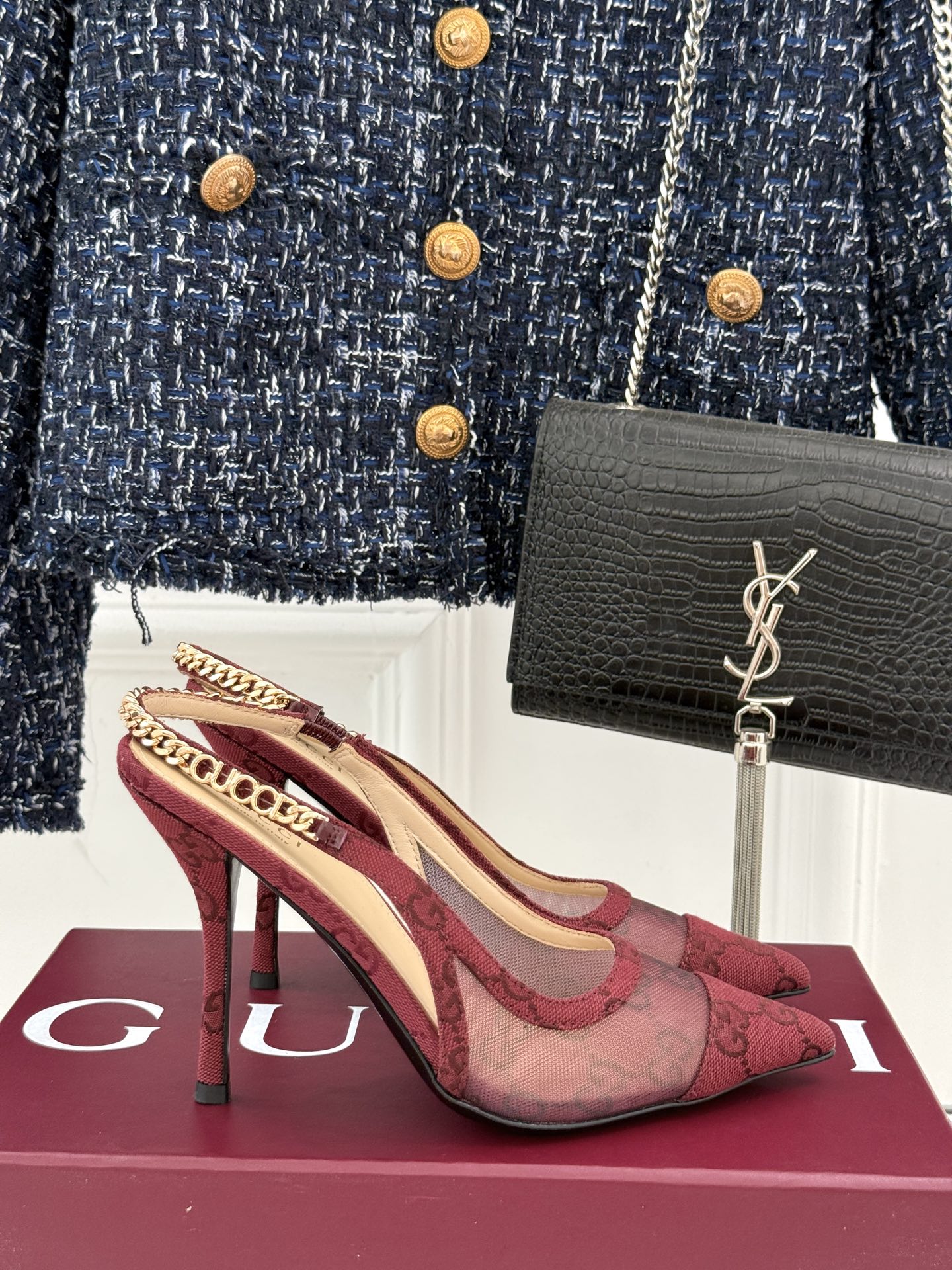
Gucci 25S 春夏新品金属链条
网纱后空高跟凉鞋
长到心巴儿上了~爱了~爱了！
元气少女 活力满