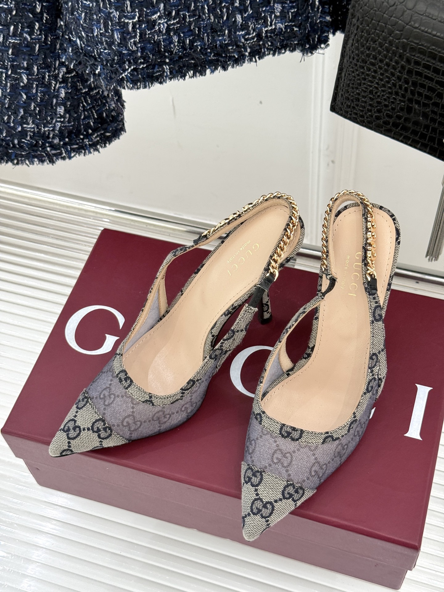 
Gucci 25S 春夏新品金属链条
网纱后空高跟凉鞋
长到心巴儿上了~爱了~爱了！
元气少女 活力满