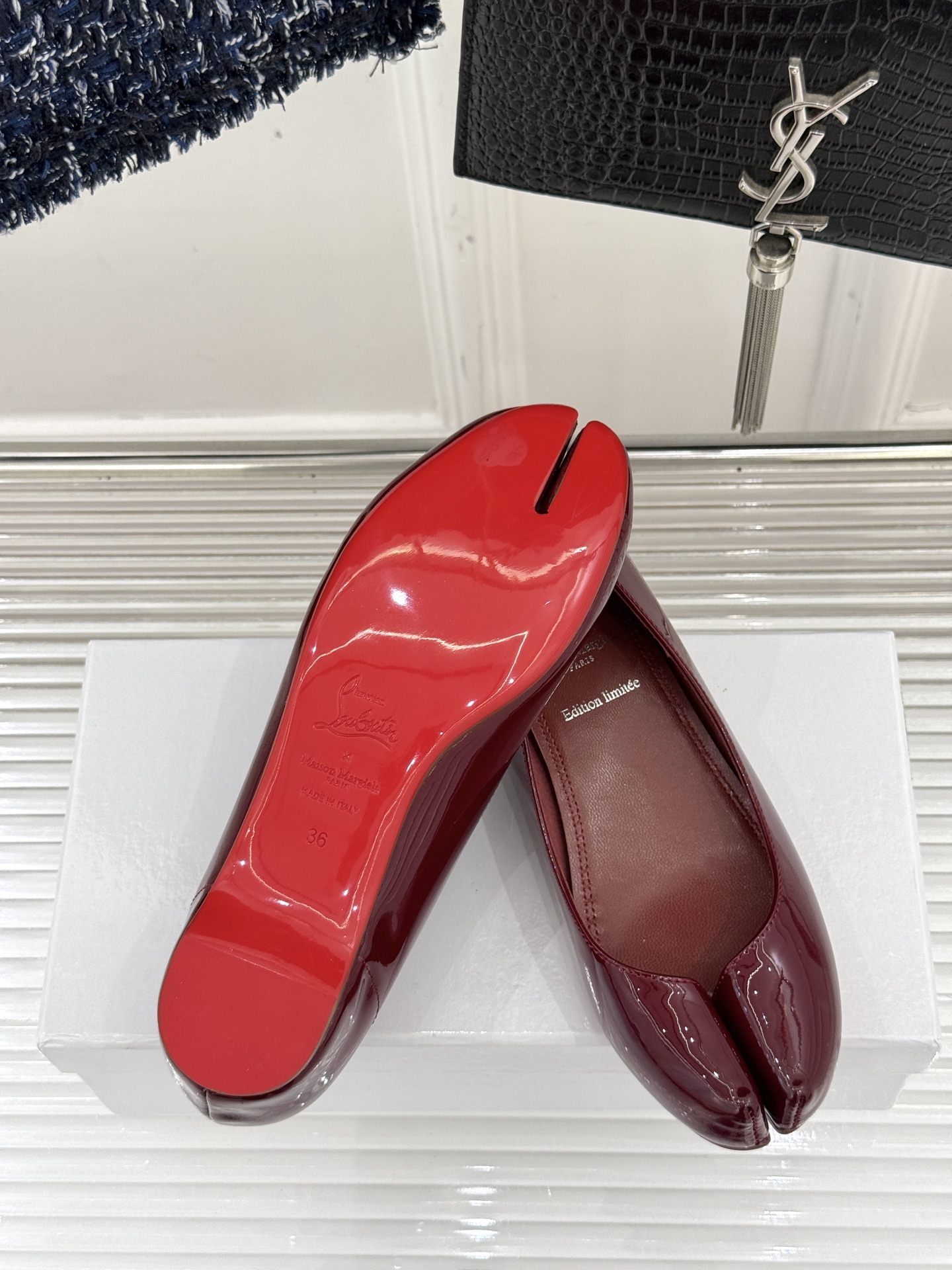 
Christian Louboutin x Maison Margiela
联名系列分趾鞋
胶囊系列是