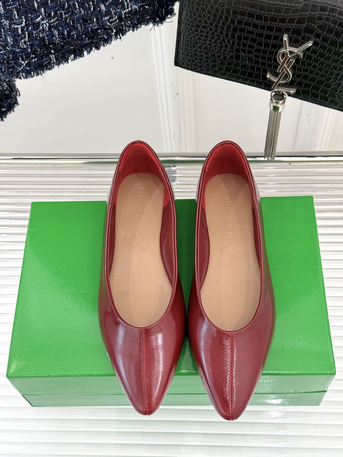 
Bottega Venet*｜BV葆蝶家
25ss新品平底单鞋
设计舒适时尚 让你爱不释手!
既显气质