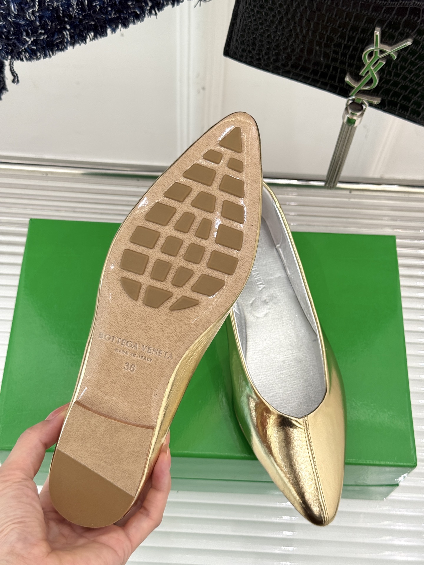 
Bottega Venet*｜BV葆蝶家
25ss新品平底单鞋
设计舒适时尚 让你爱不释手!
既显气质