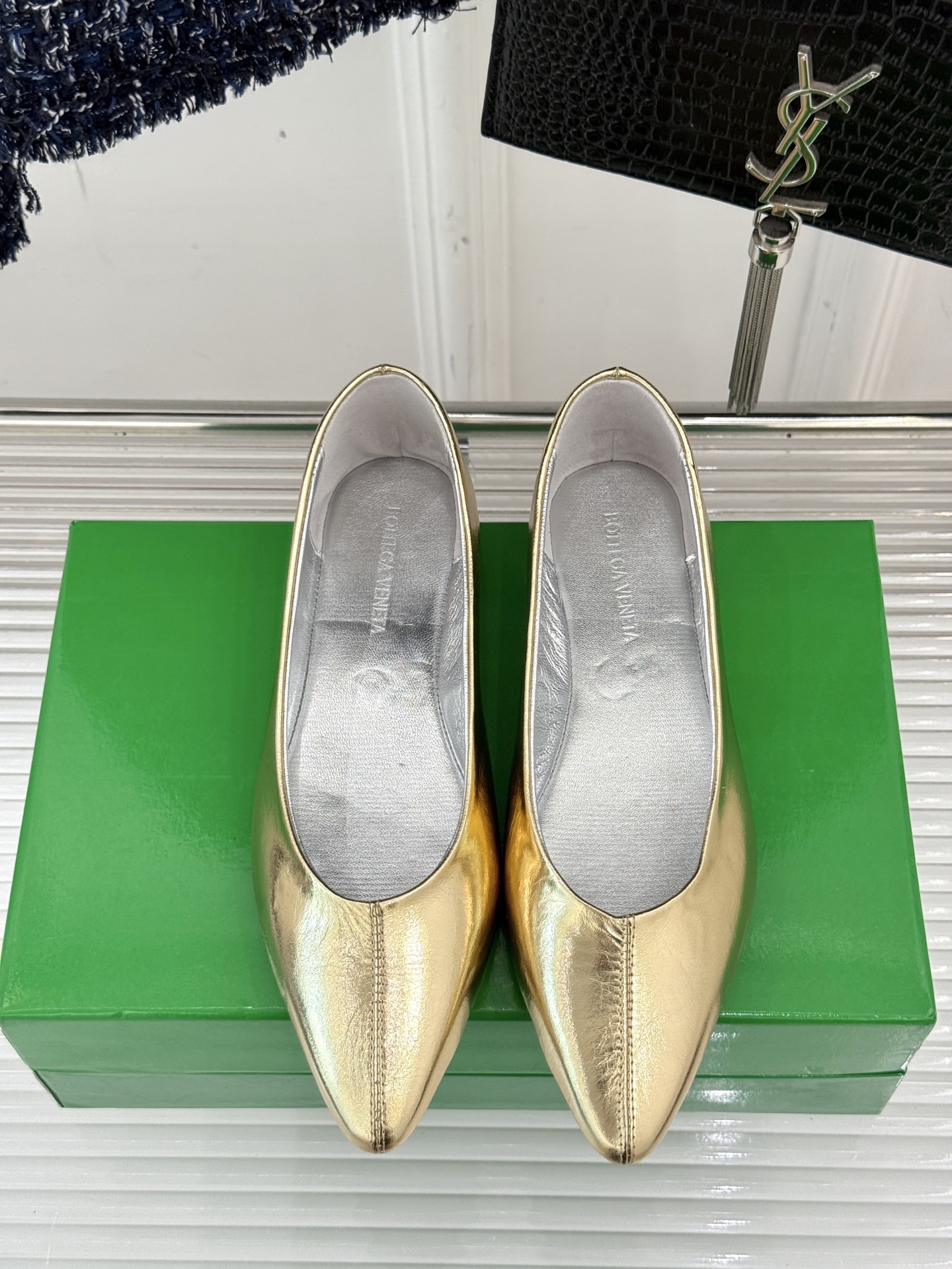 
Bottega Venet*｜BV葆蝶家
25ss新品平底单鞋
设计舒适时尚 让你爱不释手!
既显气质